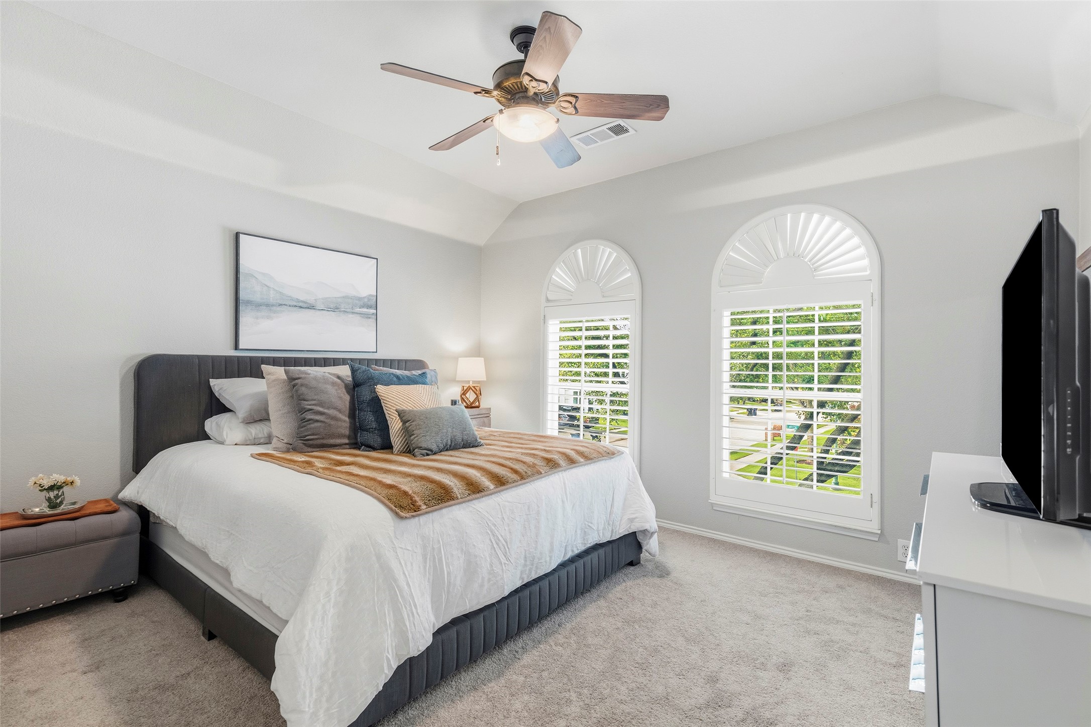 2996 La vista Lane