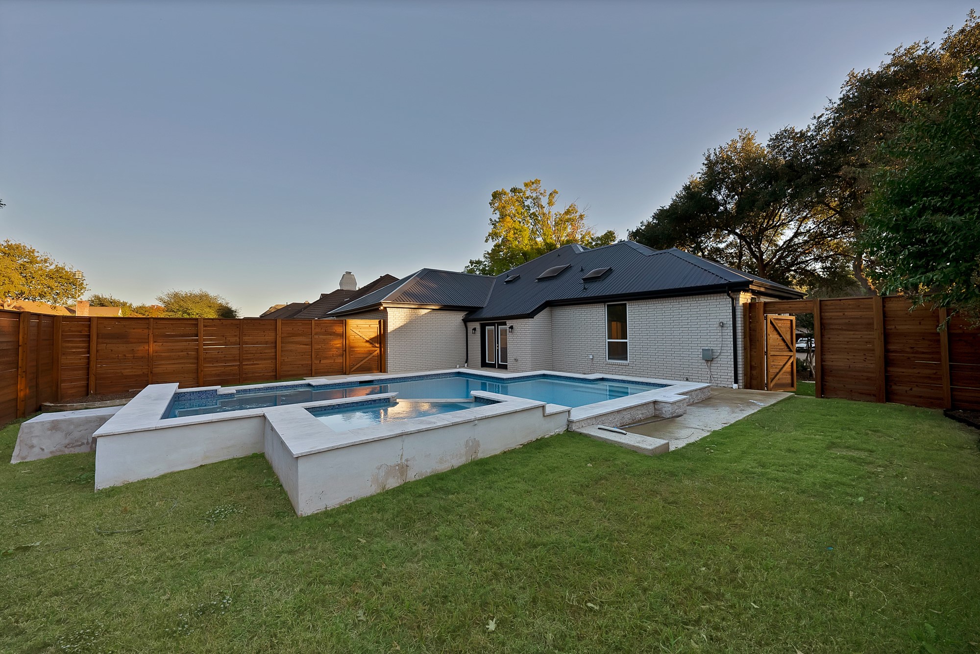 1913 Crockett Circle