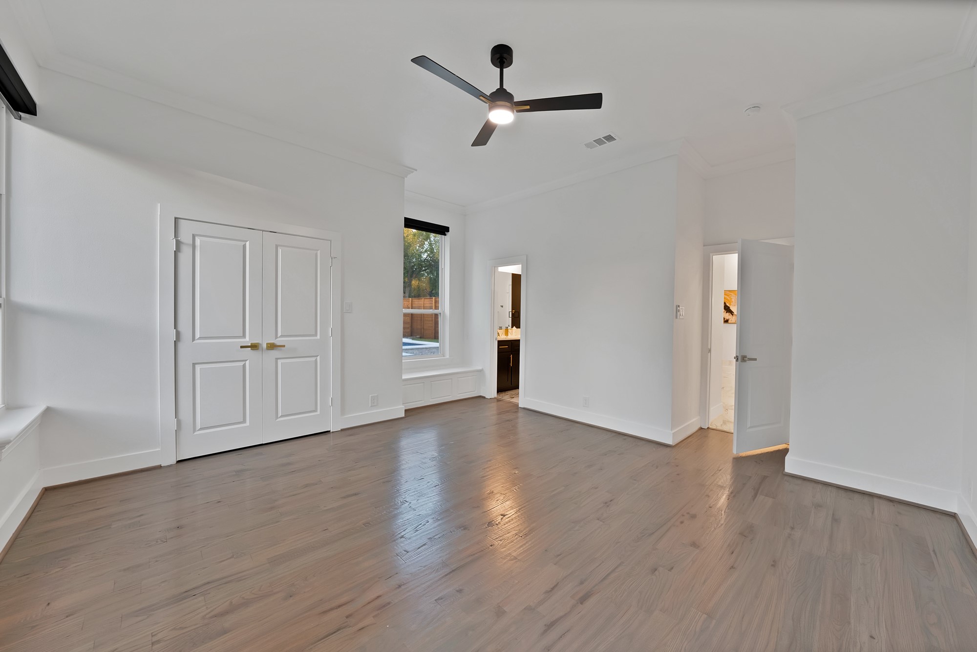 1913 Crockett Circle