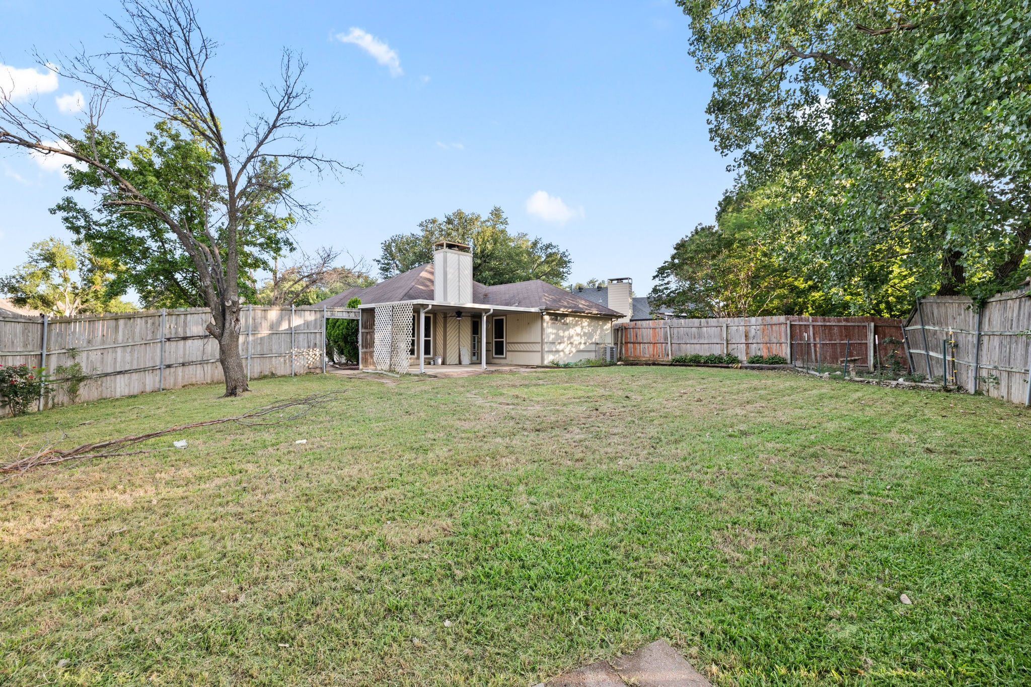 2403 Beverly Hills Lane