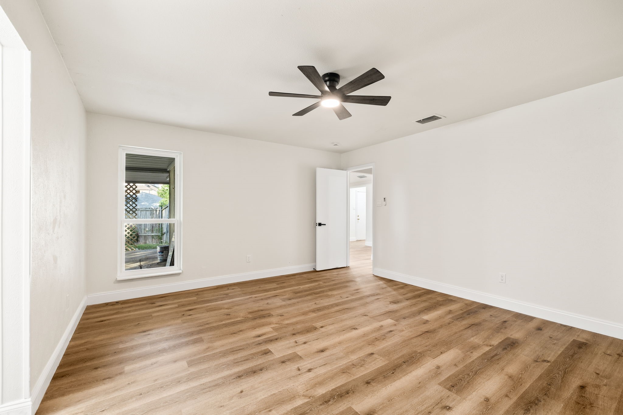 2403 Beverly Hills Lane