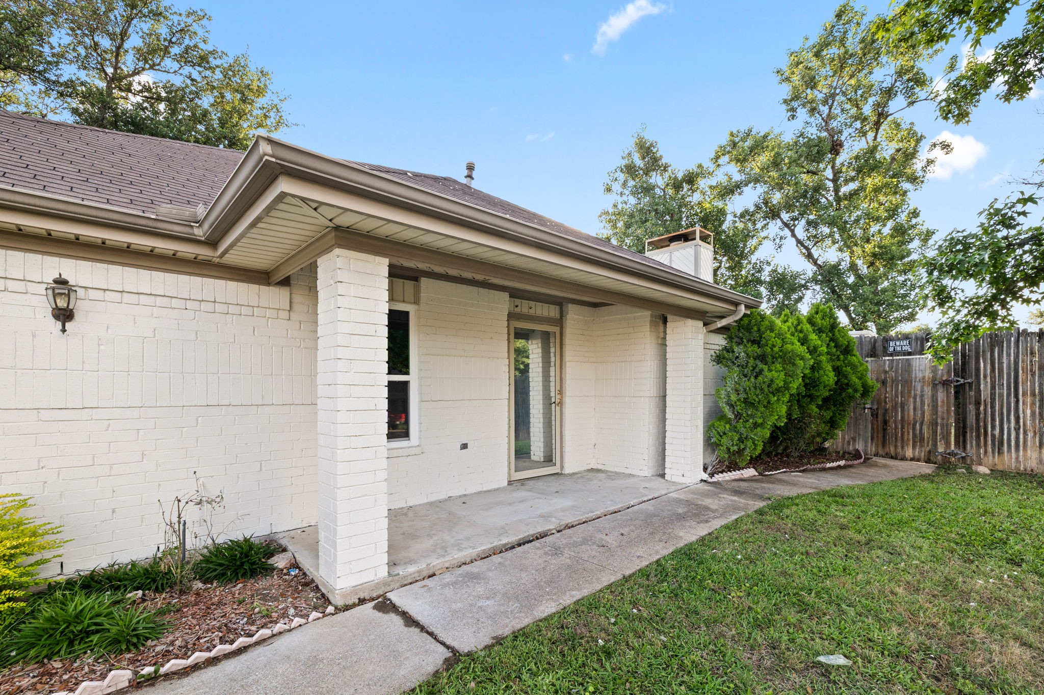 2403 Beverly Hills Lane