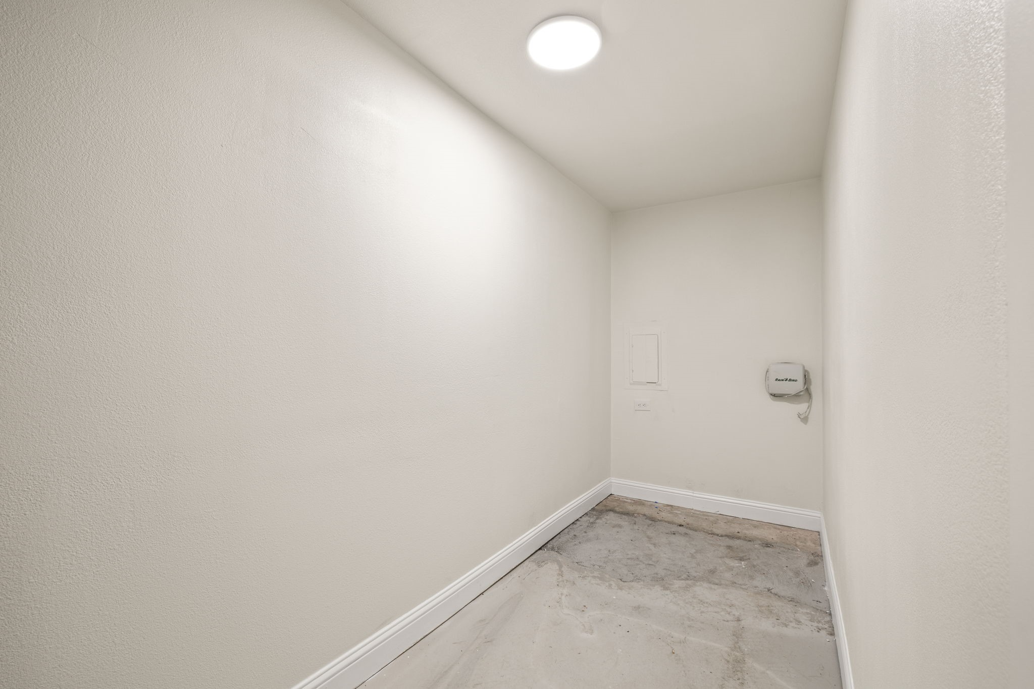 2403 Beverly Hills Lane