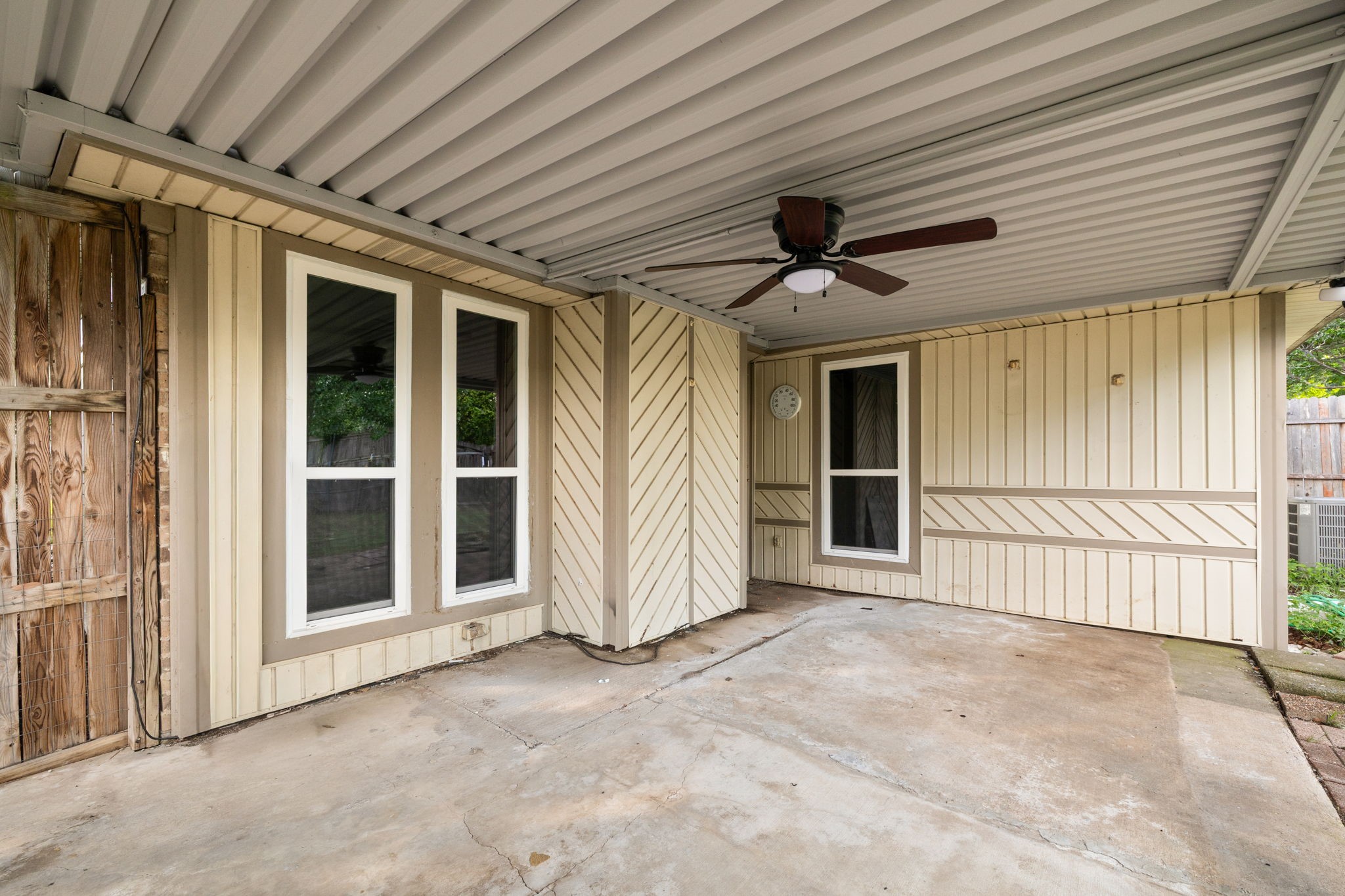 2403 Beverly Hills Lane