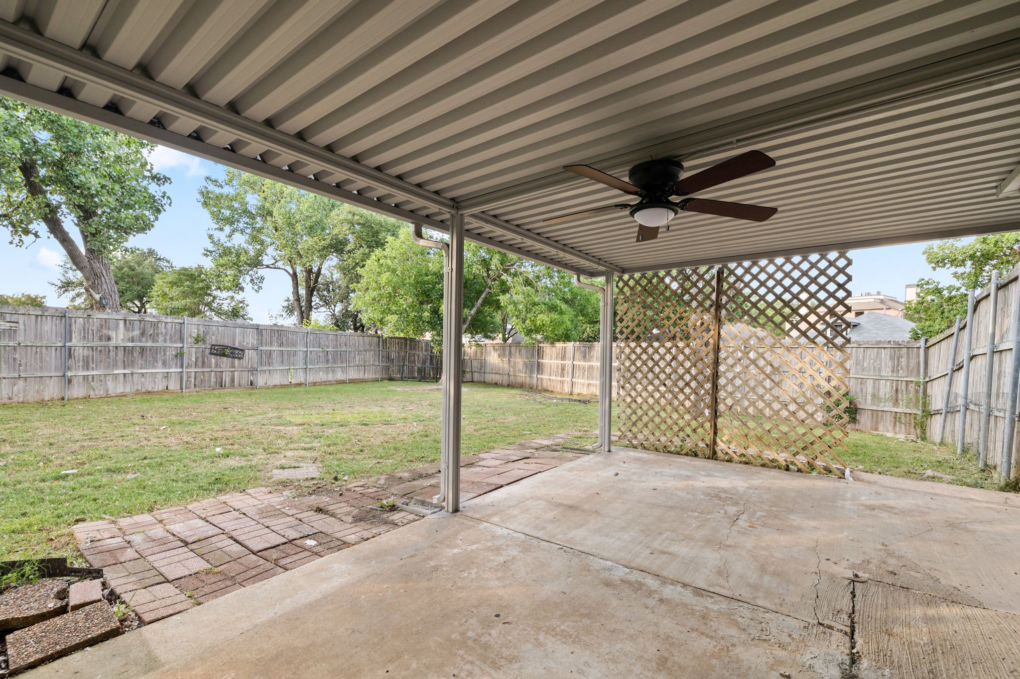 2403 Beverly Hills Lane
