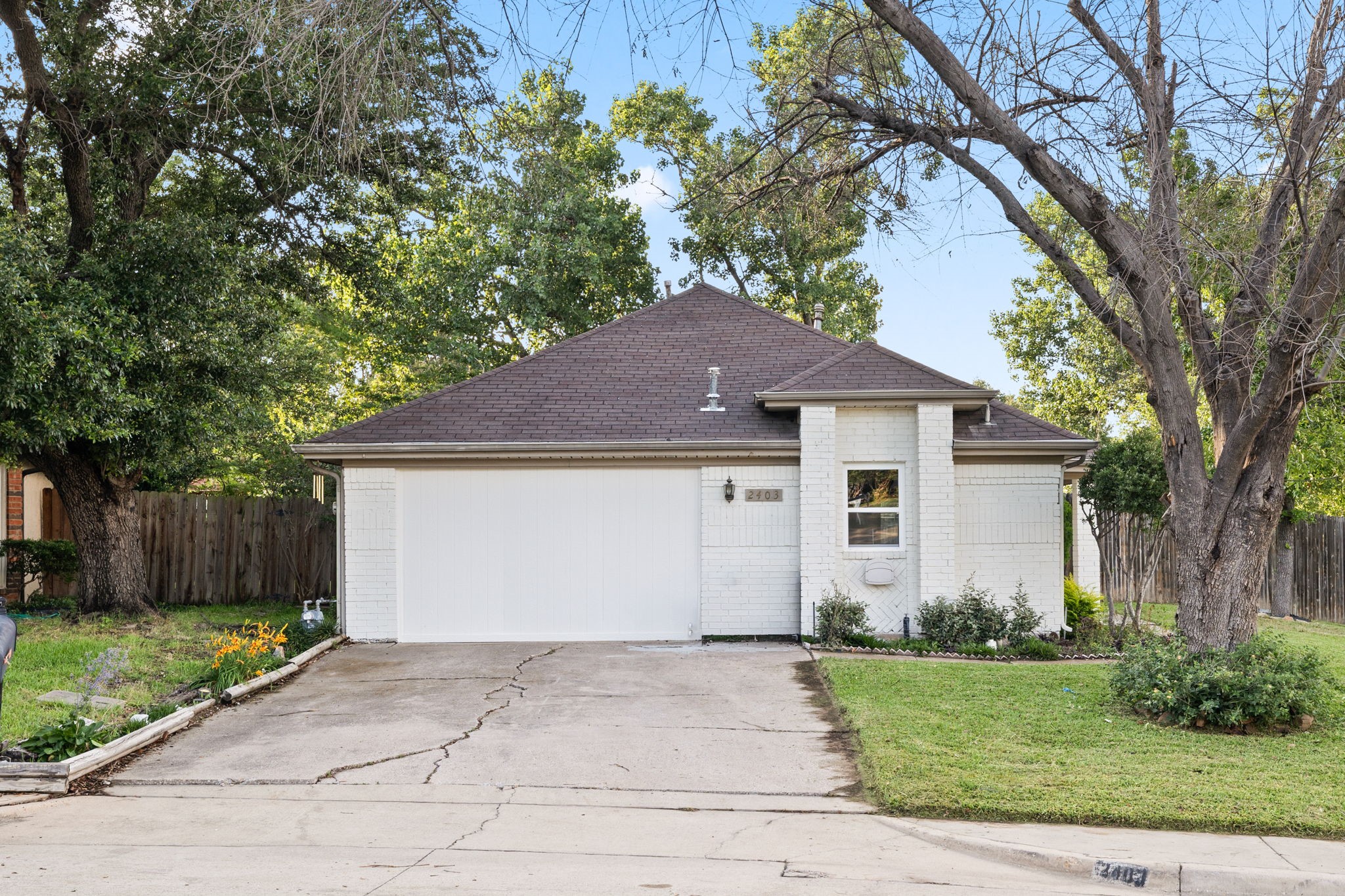 2403 Beverly Hills Lane