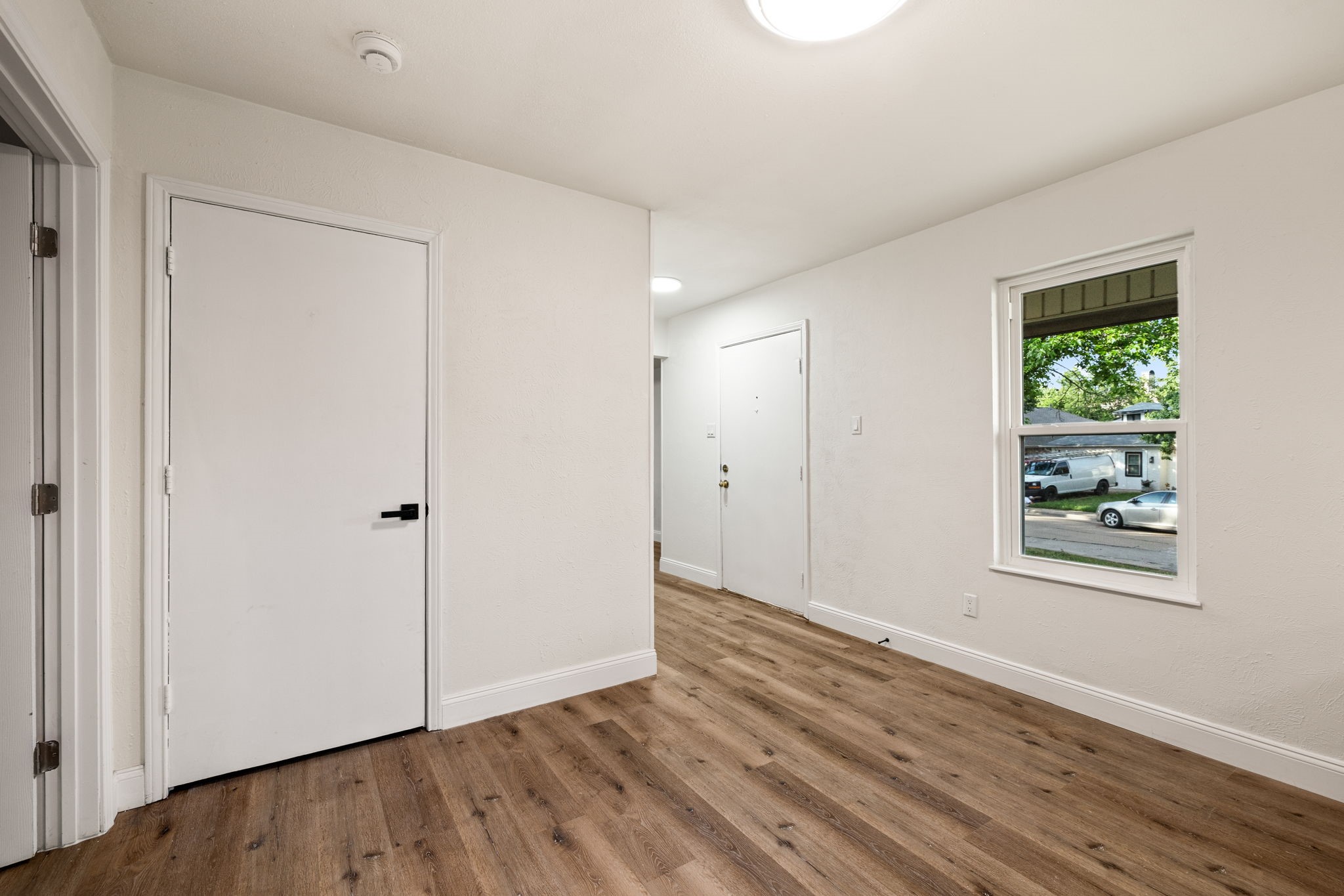 2403 Beverly Hills Lane