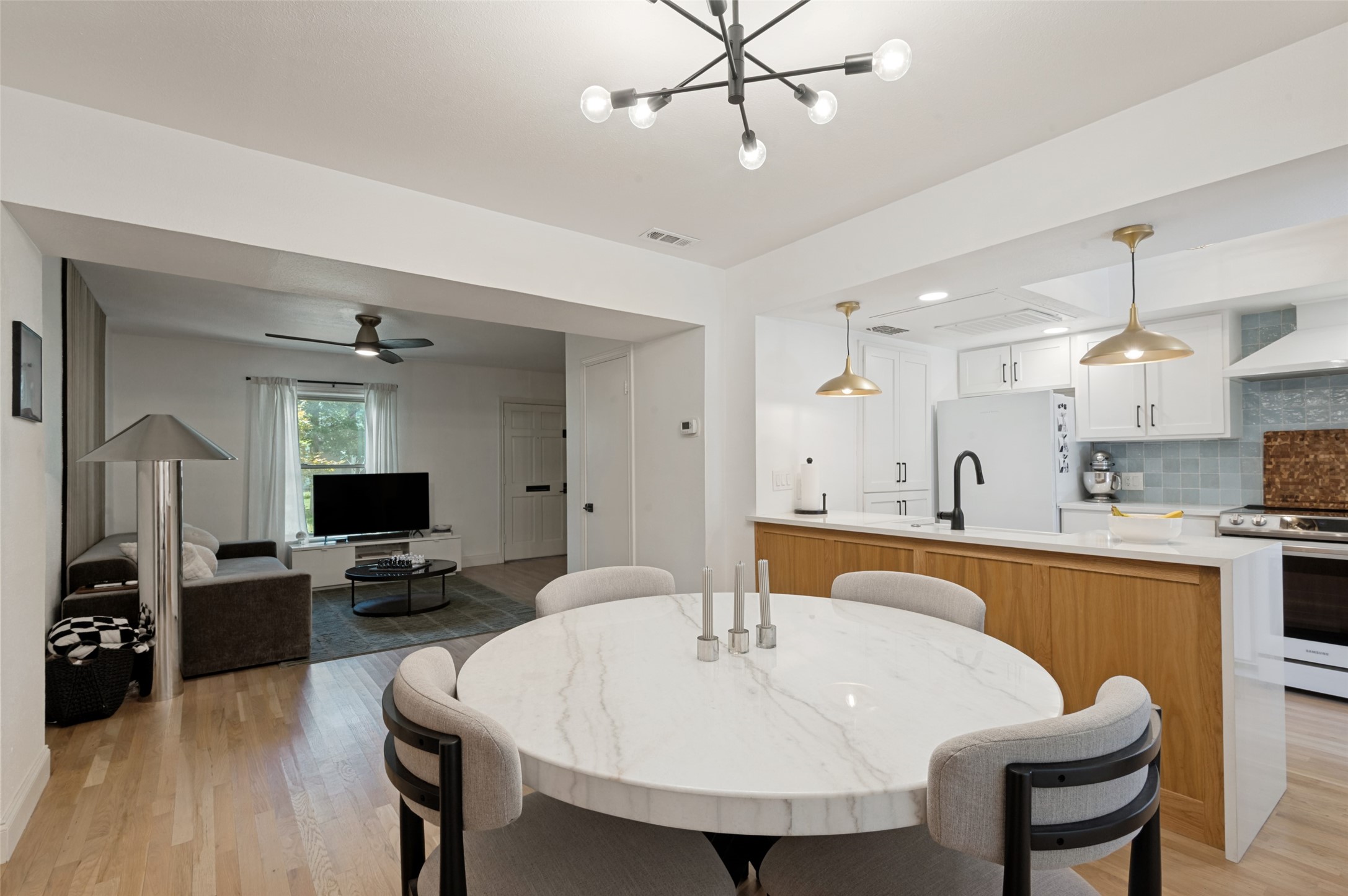 6359 Oriole Drive 6359