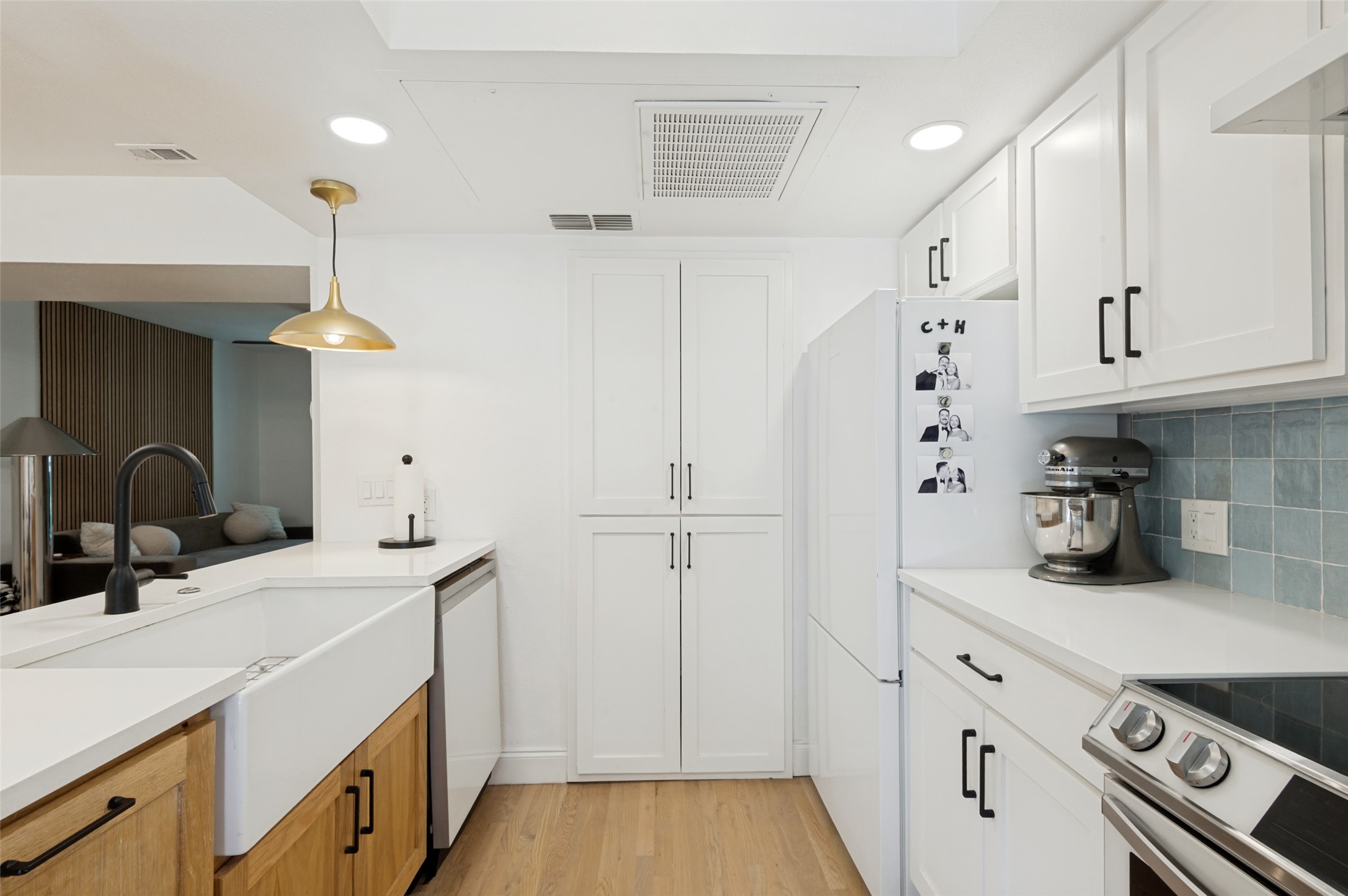 6359 Oriole Drive 6359