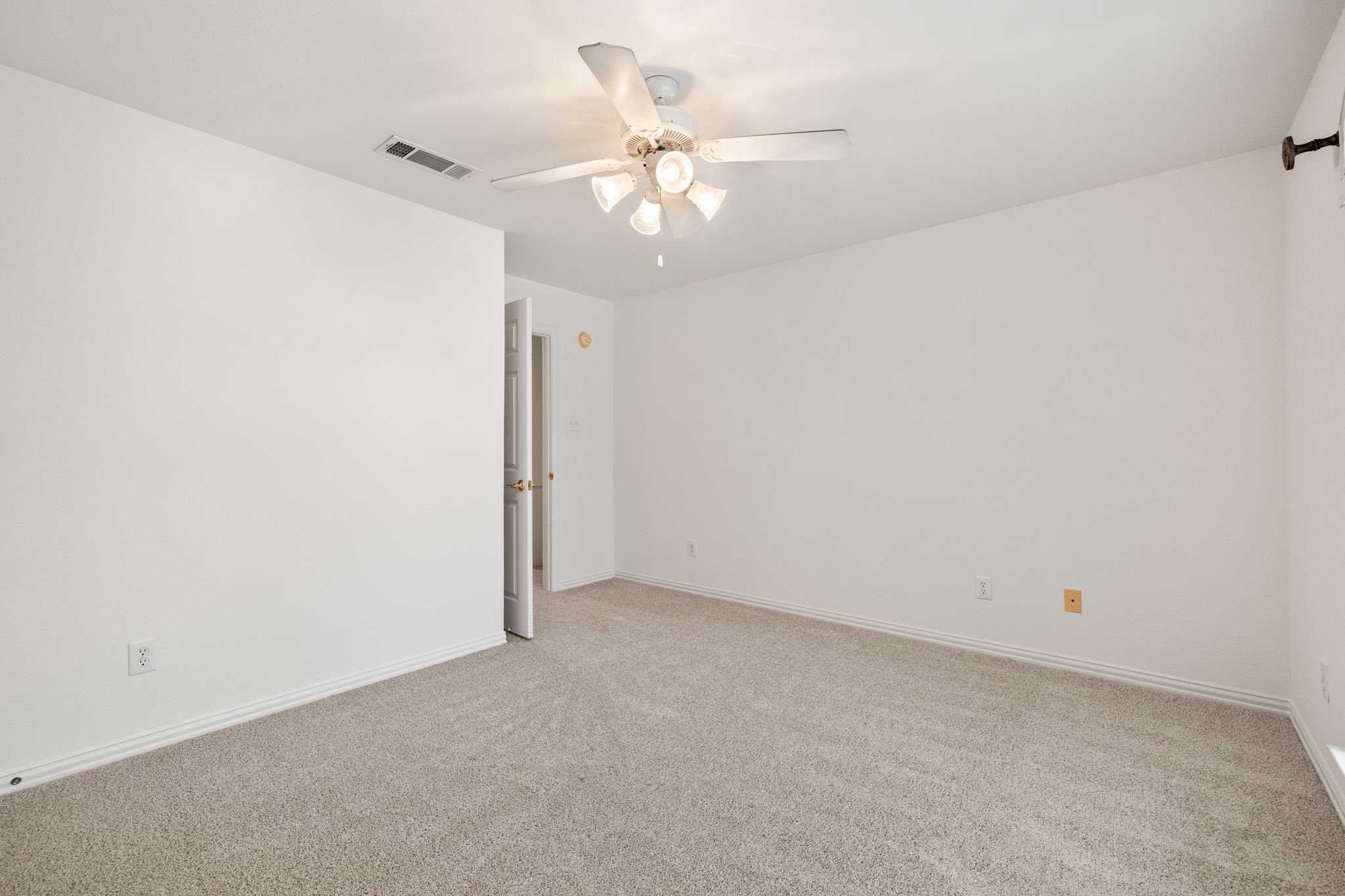 4909 Lakewood Drive
