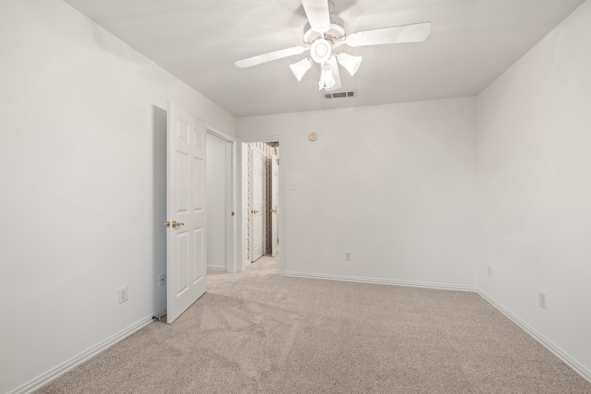 4909 Lakewood Drive