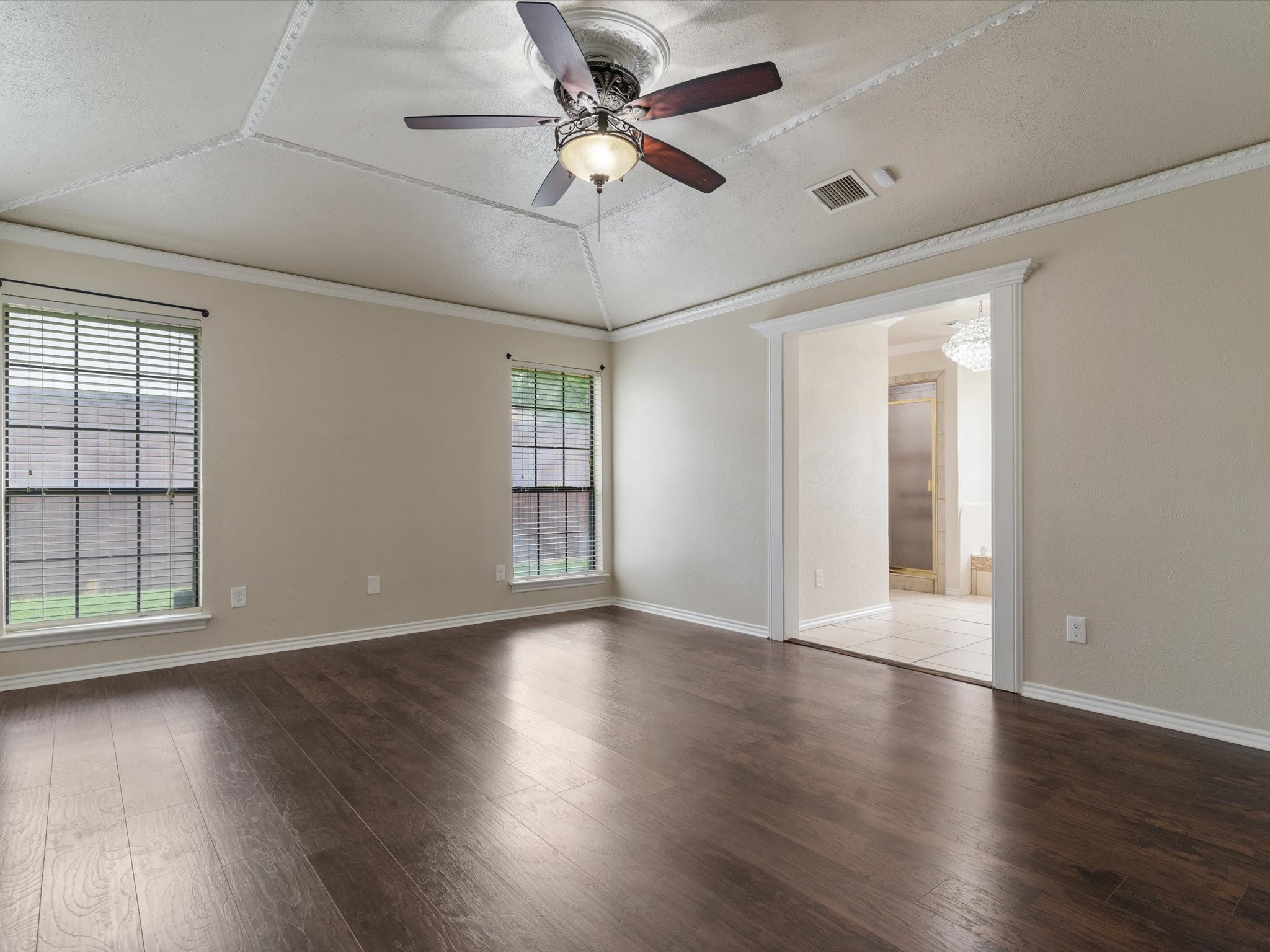 922 Beverly Court