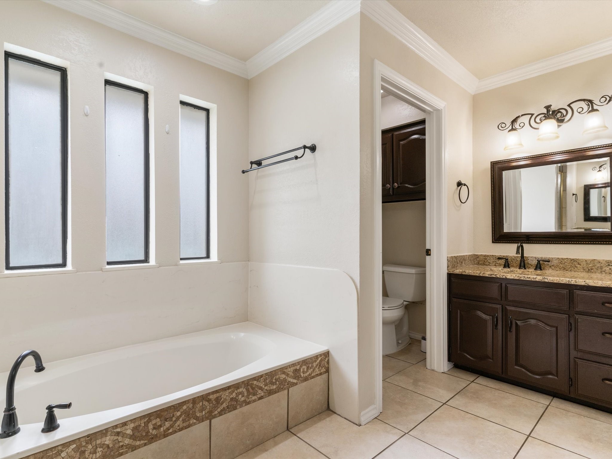 922 Beverly Court