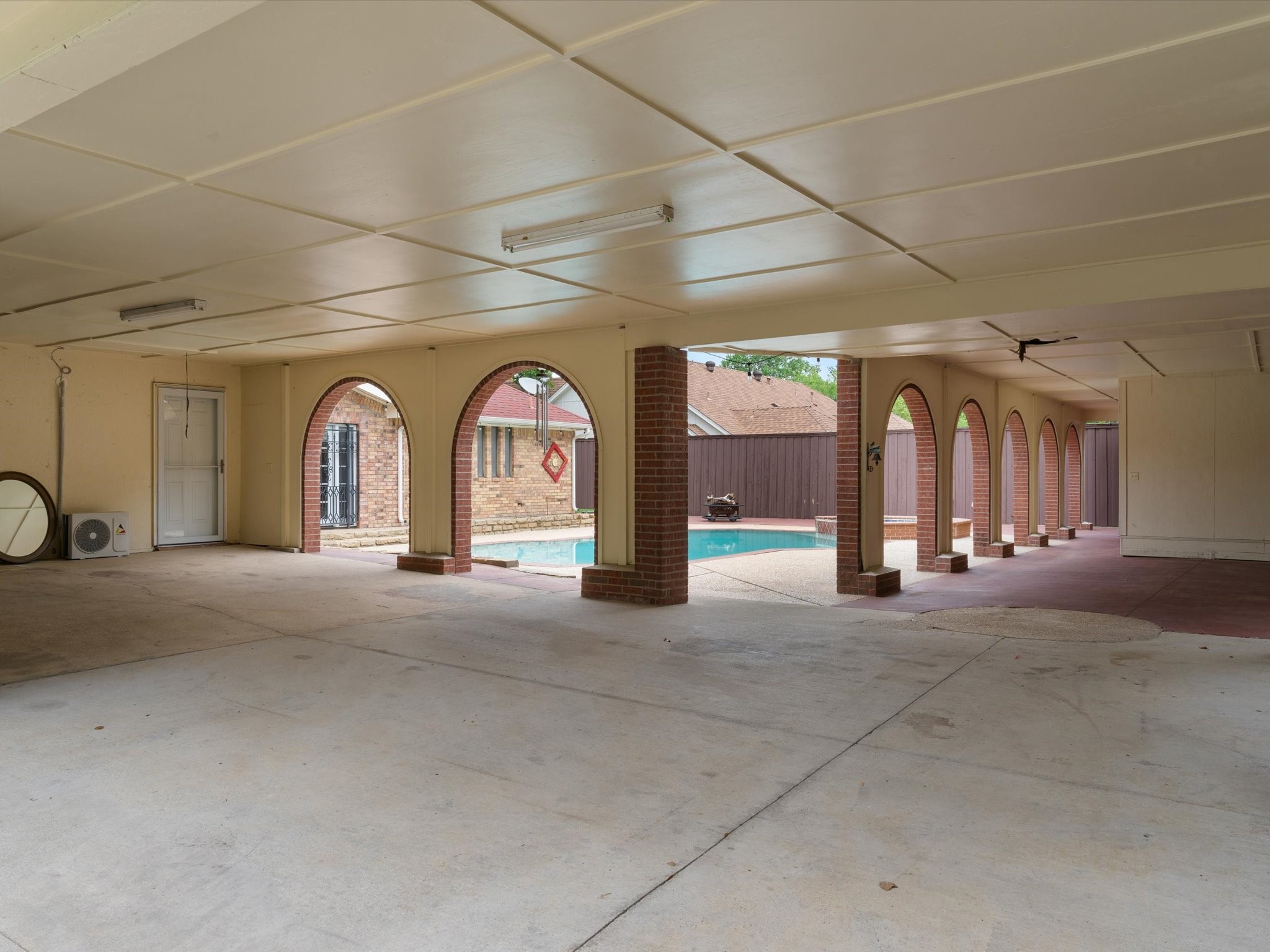 922 Beverly Court