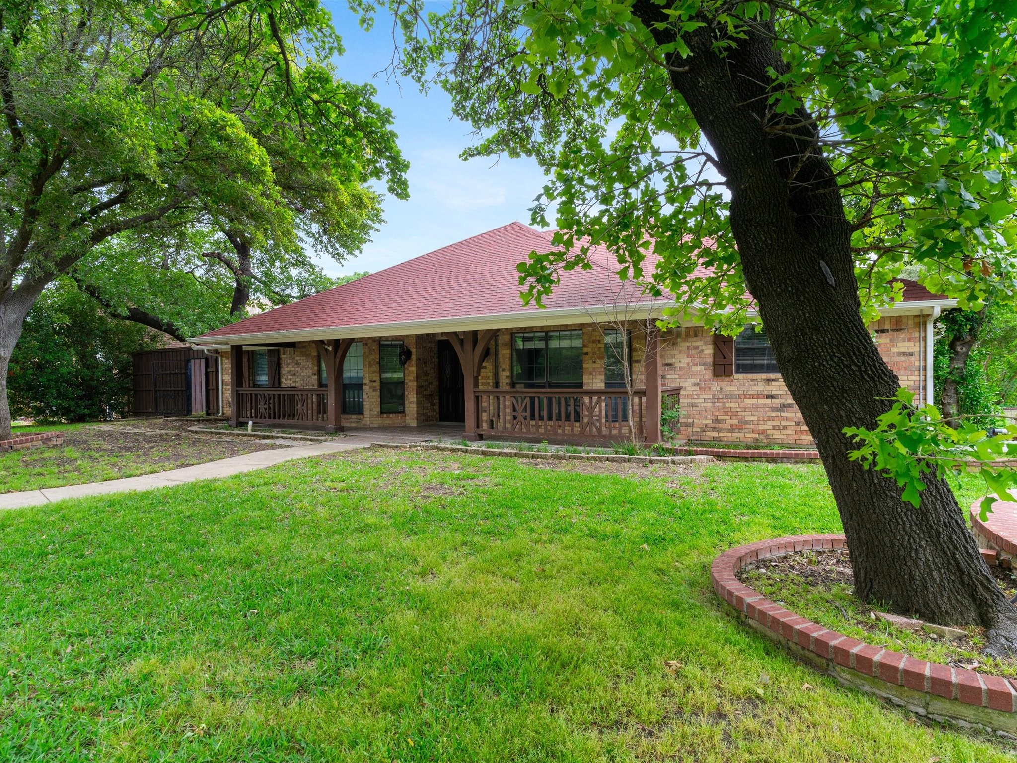 922 Beverly Court