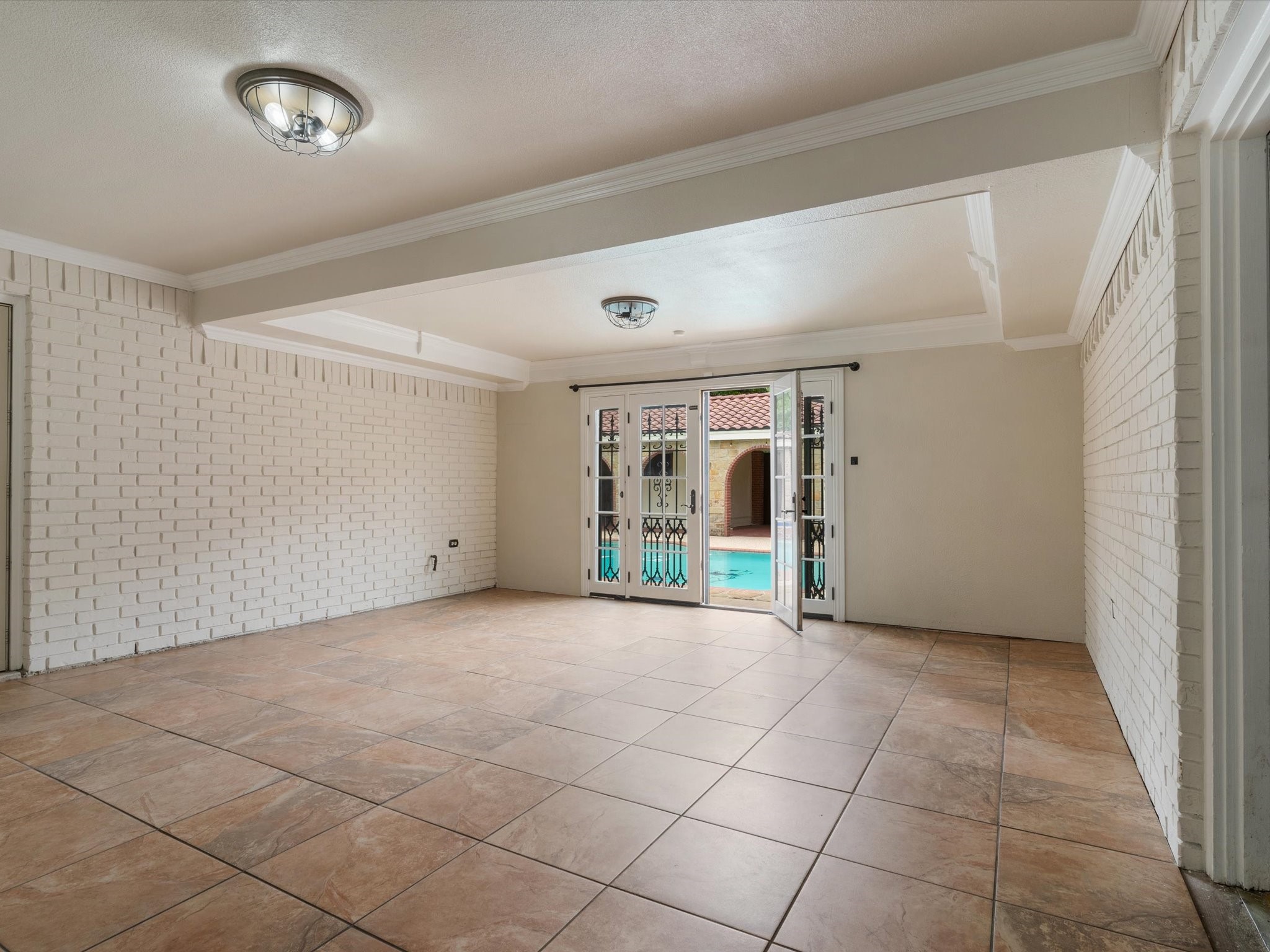 922 Beverly Court
