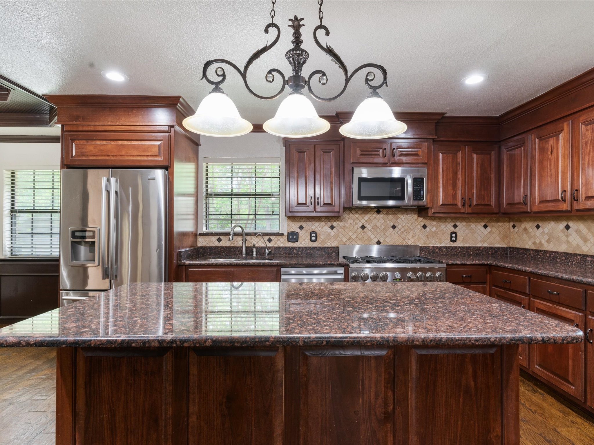 922 Beverly Court