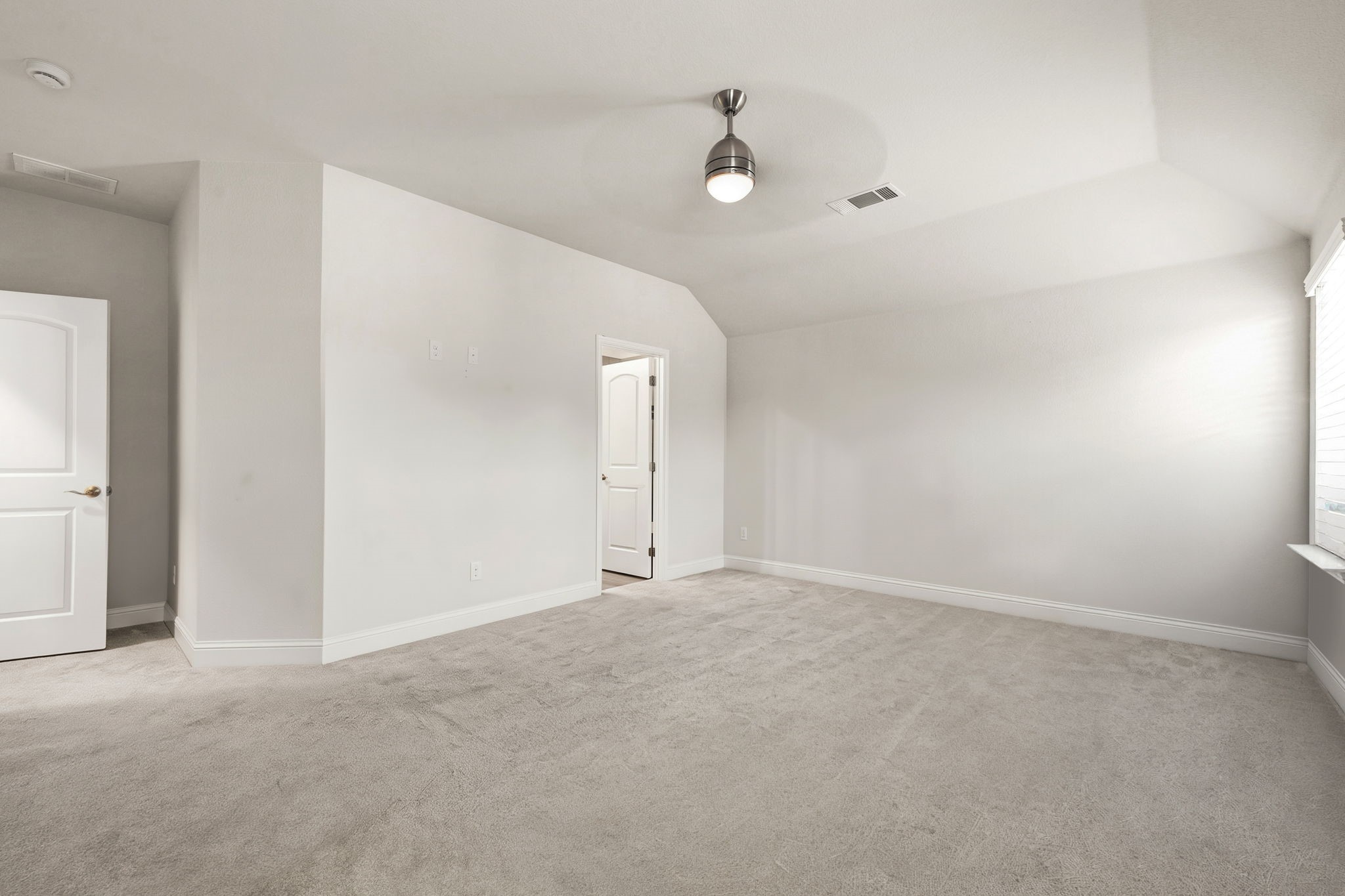 1043 Running Bay