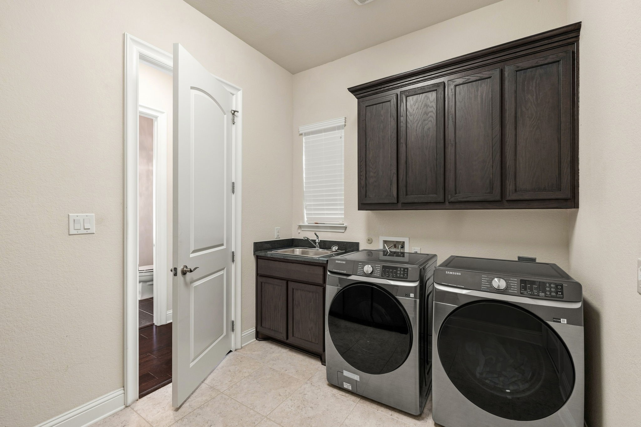 1043 Running Bay
