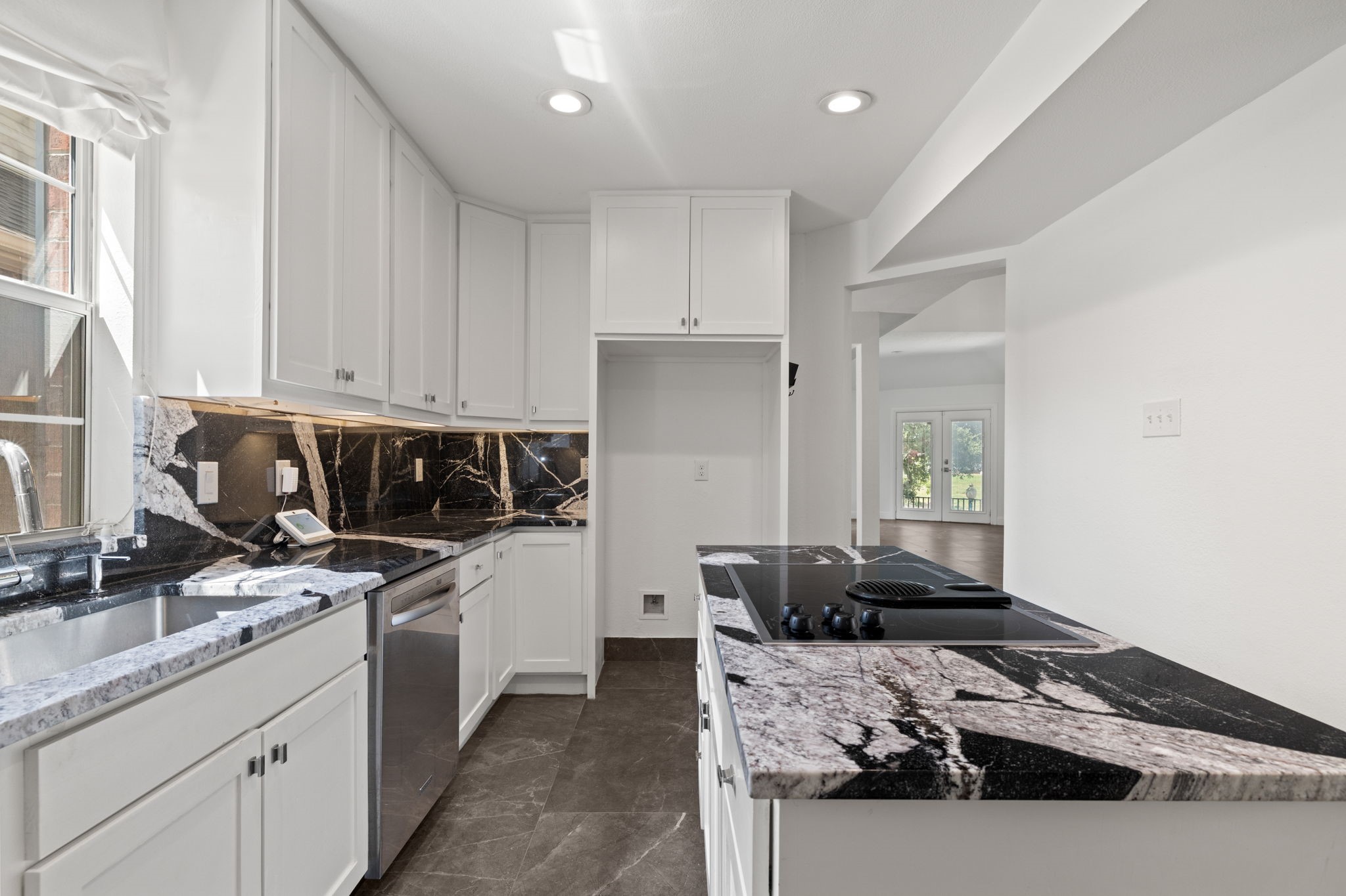 9418 Blue Jay Way