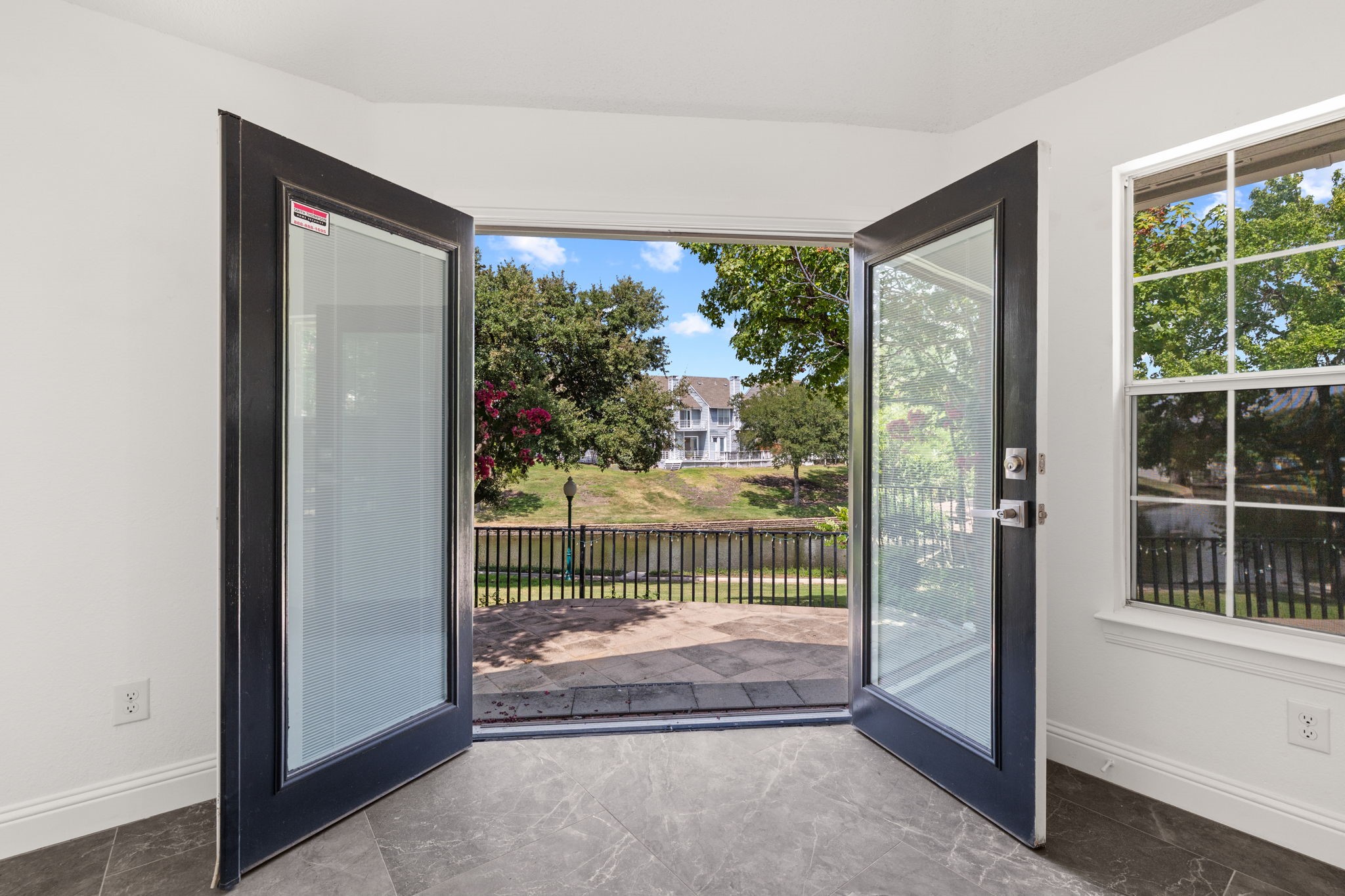 9418 Blue Jay Way
