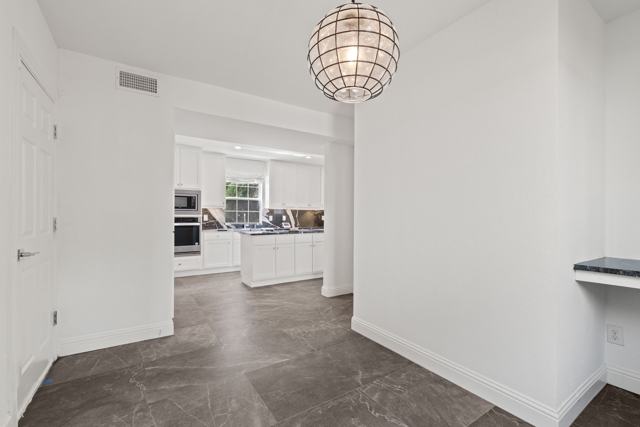 9418 Blue Jay Way