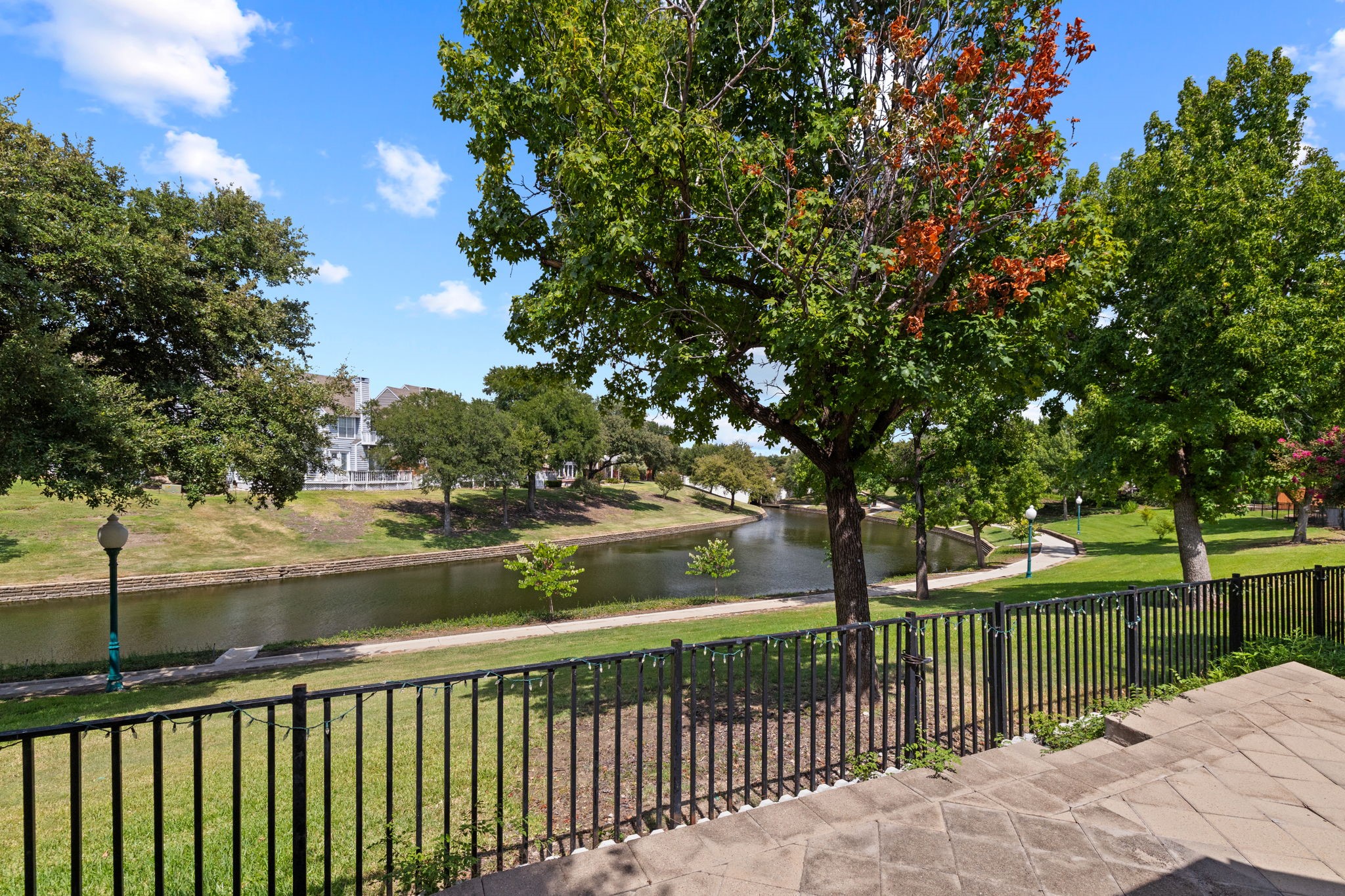9418 Blue Jay Way