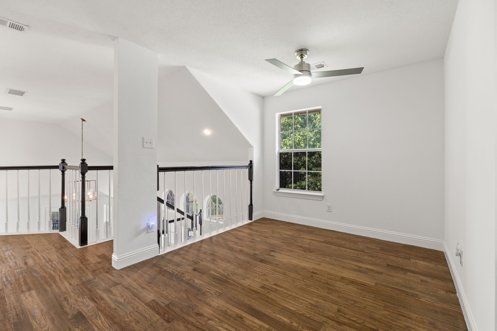 9418 Blue Jay Way