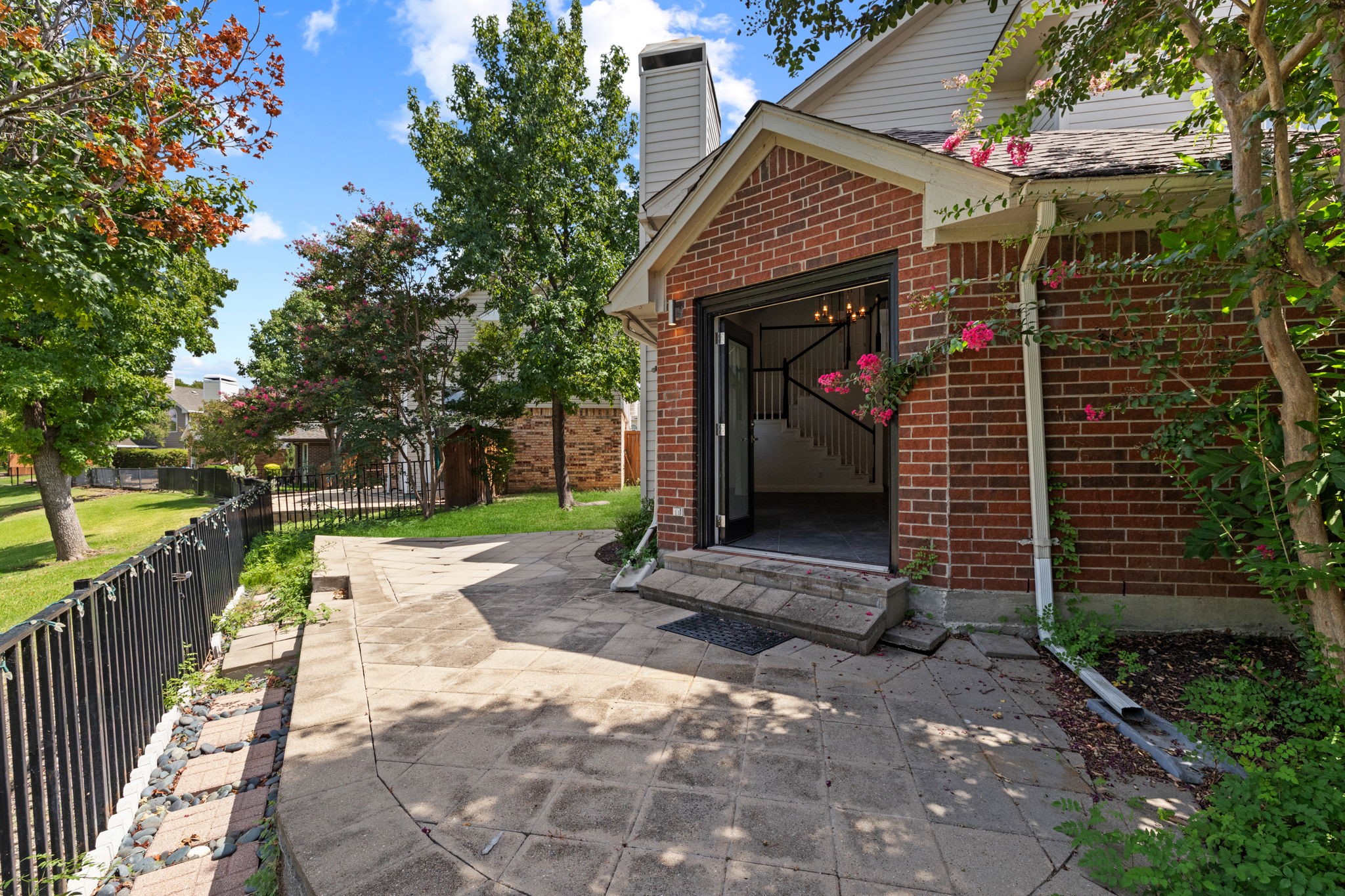 9418 Blue Jay Way