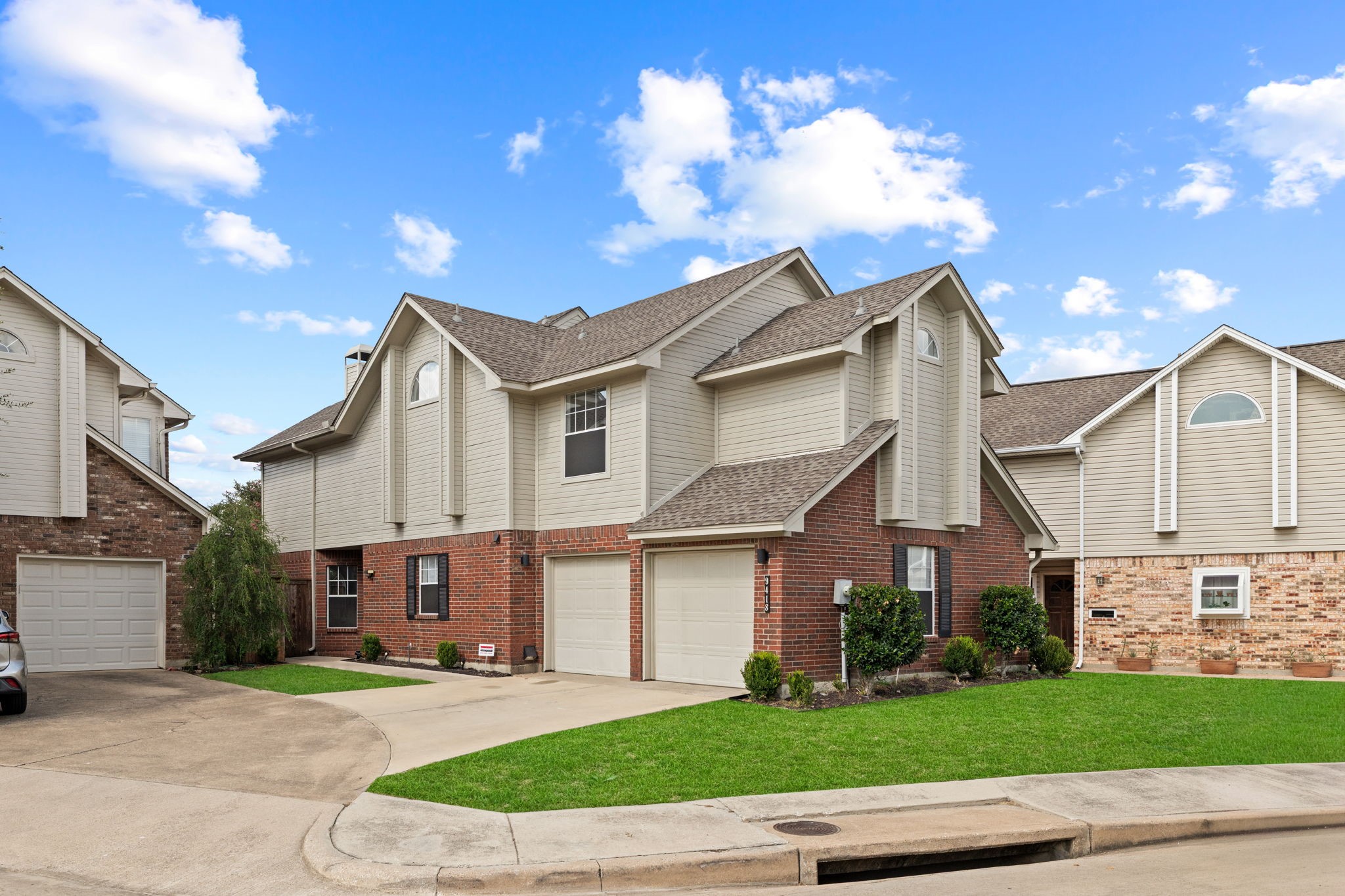 9418 Blue Jay Way