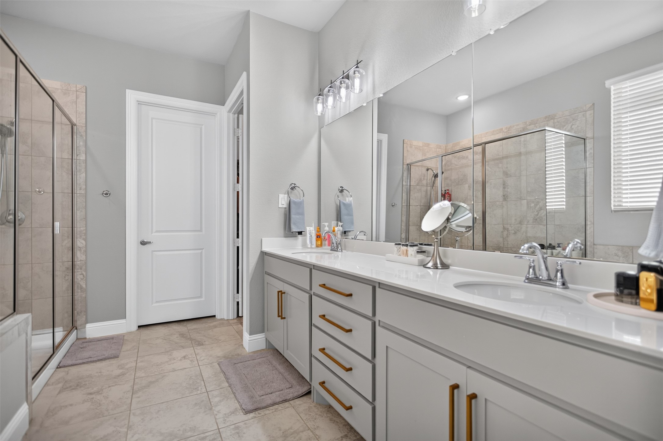 5620 Traveller Drive