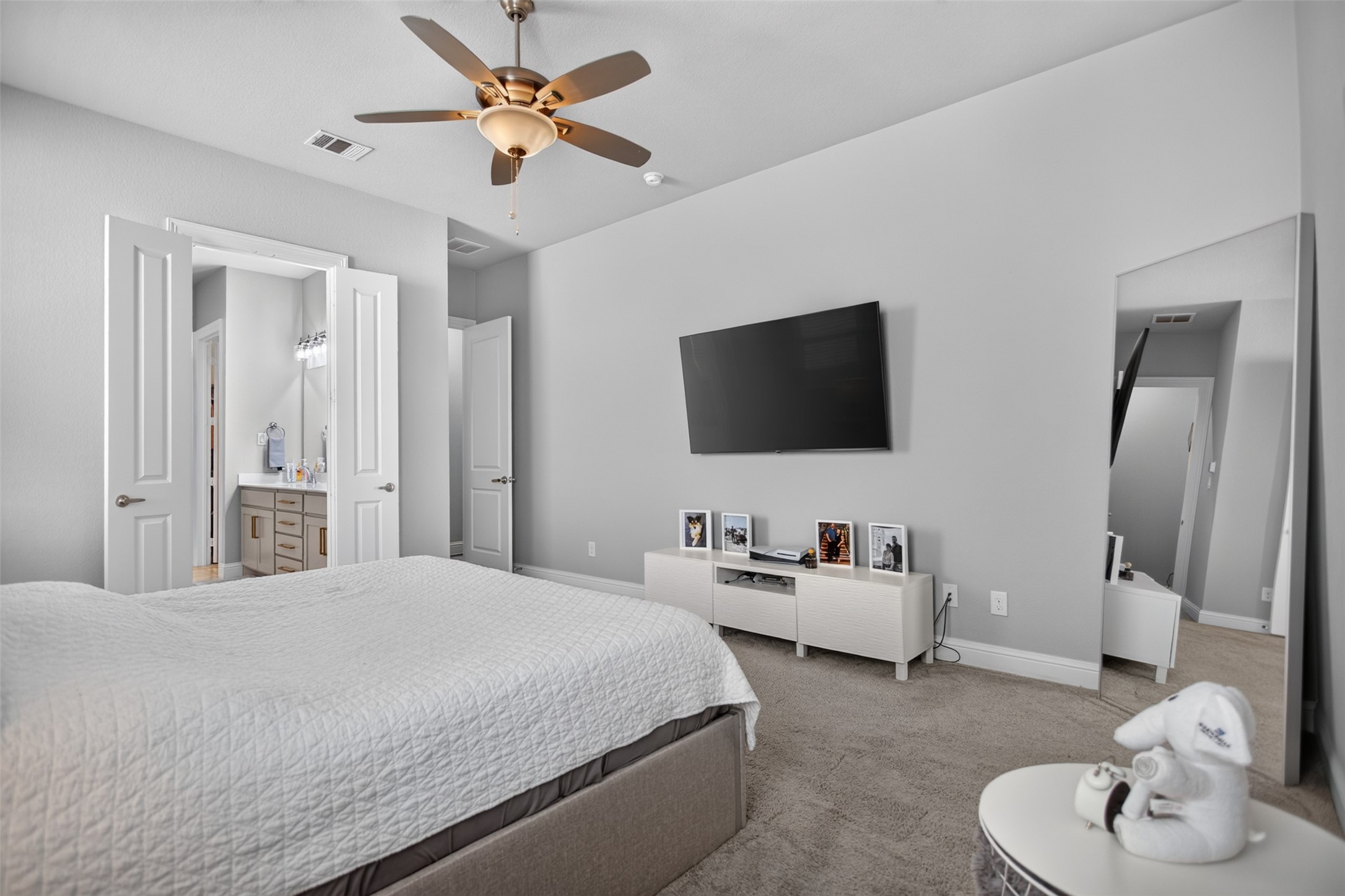 5620 Traveller Drive