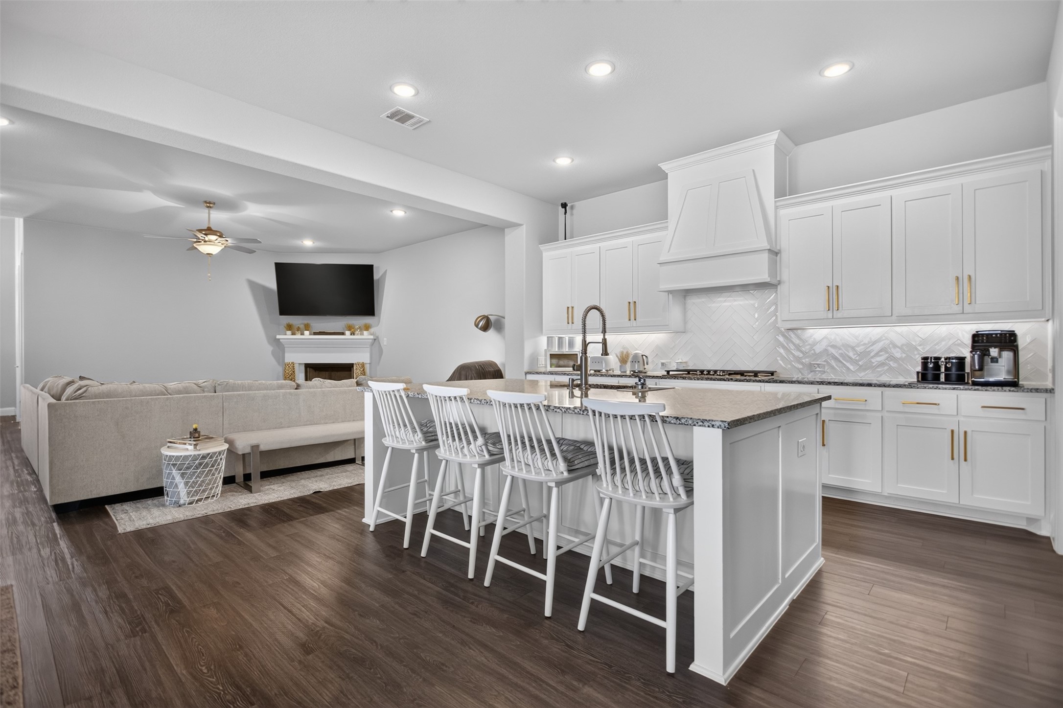 5620 Traveller Drive