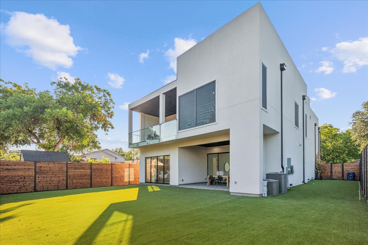 3828 Eaton Drive