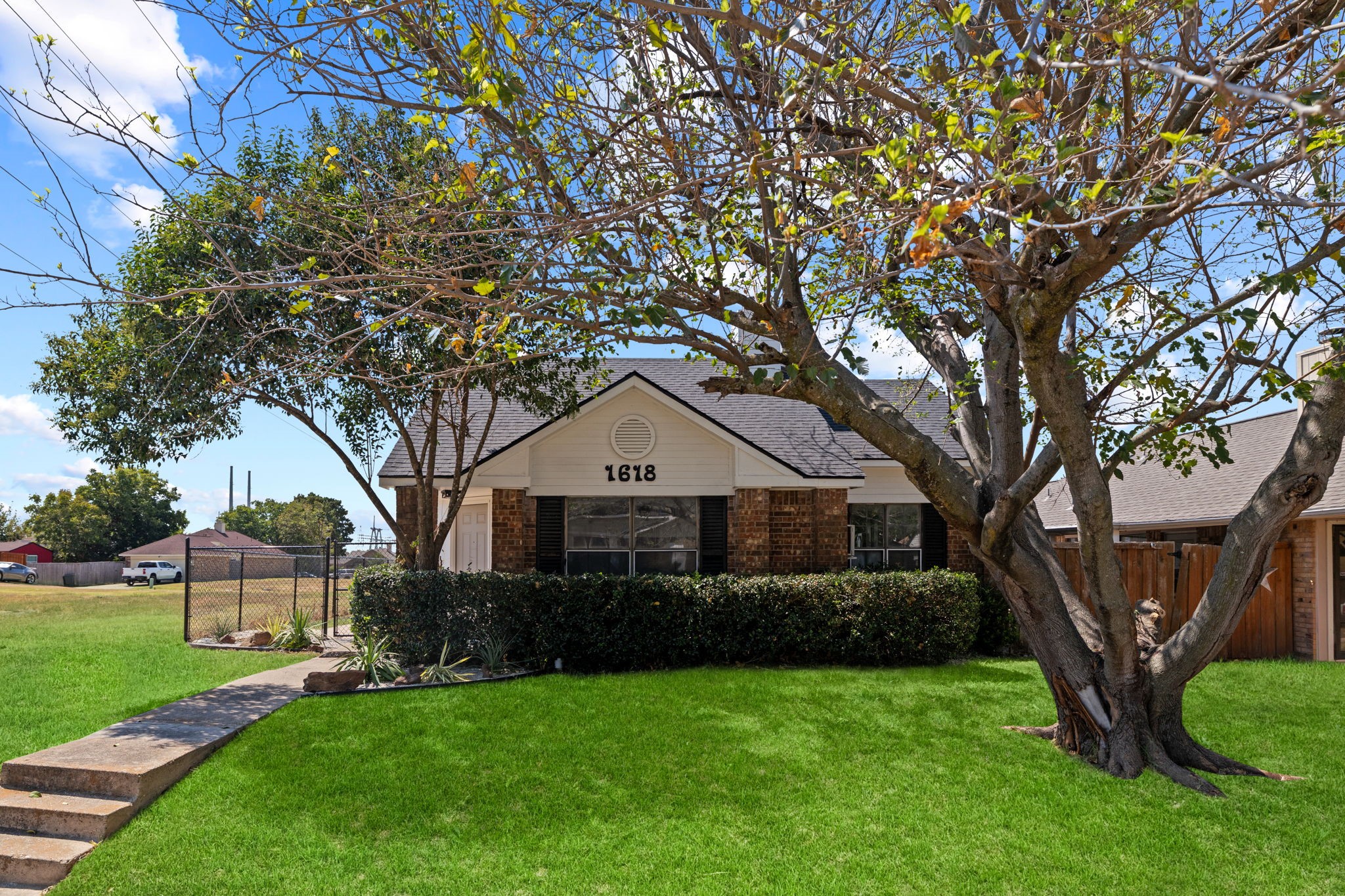 1618 Windmill Lane