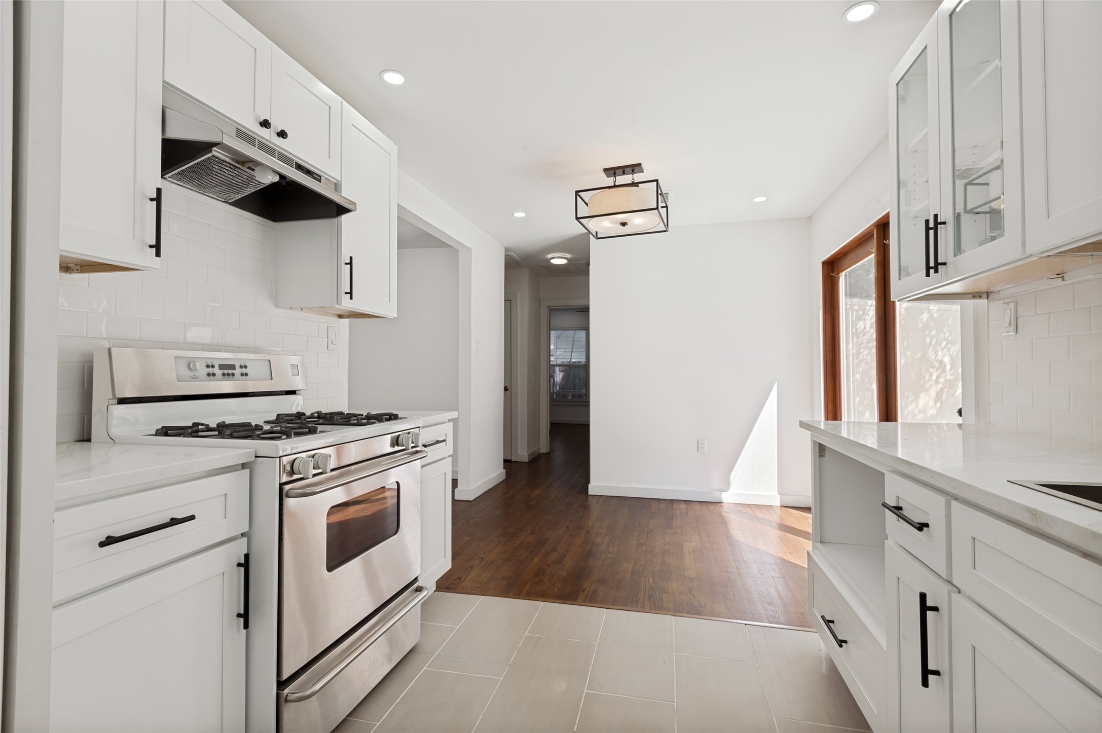 412 E 8th Street