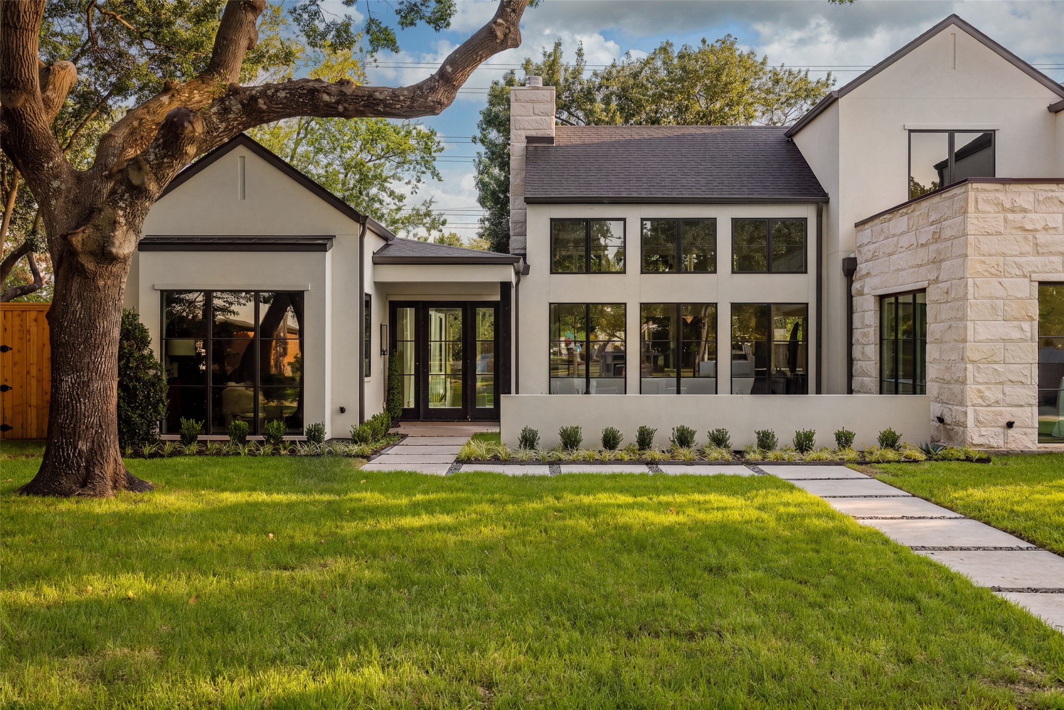 11202 Northland Circle