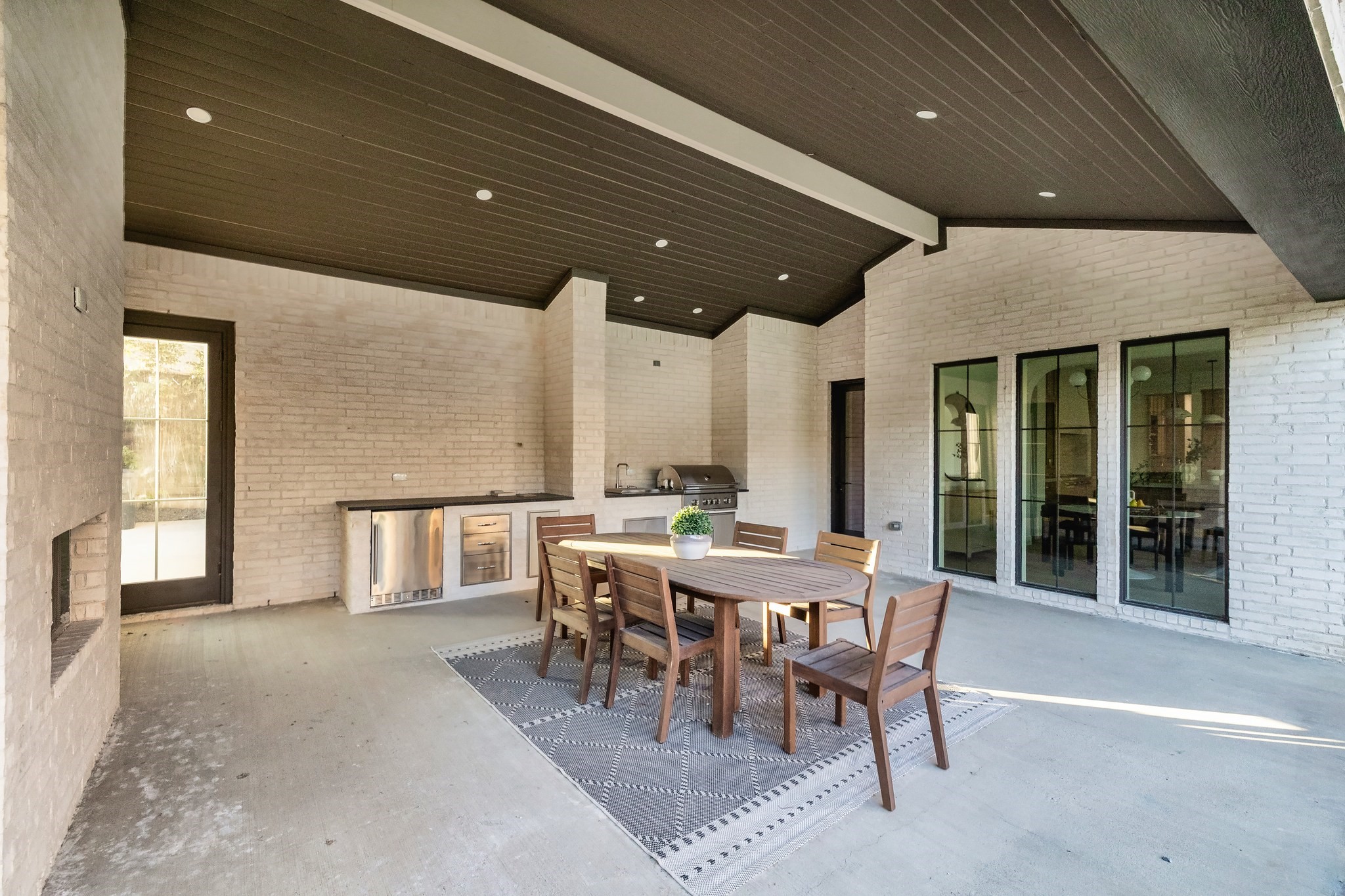 6930 Pemberton Drive