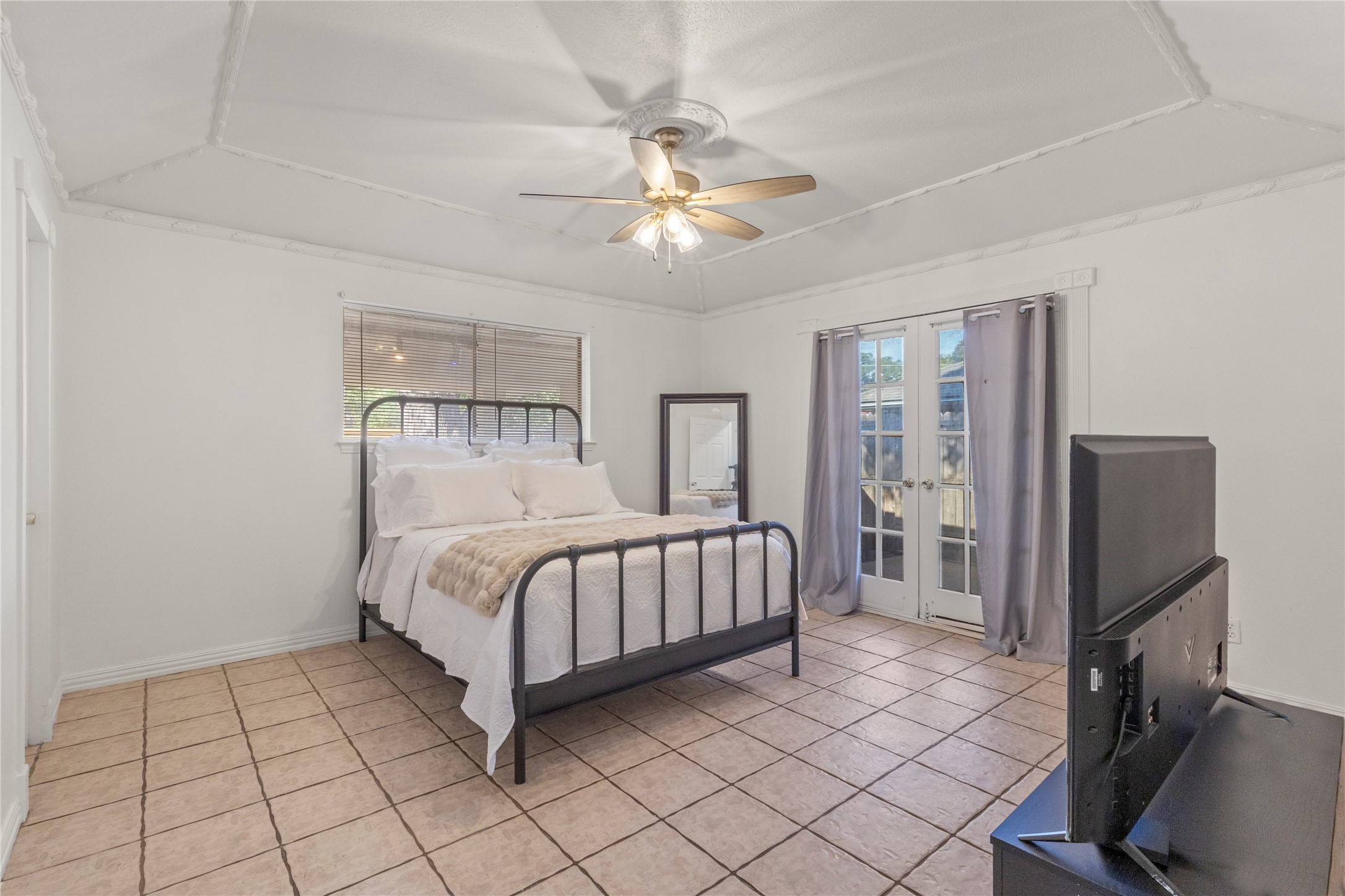 607 Parkwood Circle