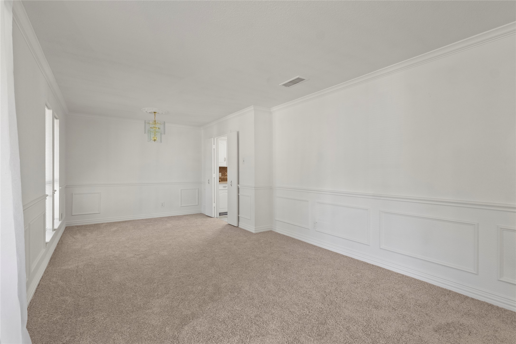 607 Parkwood Circle