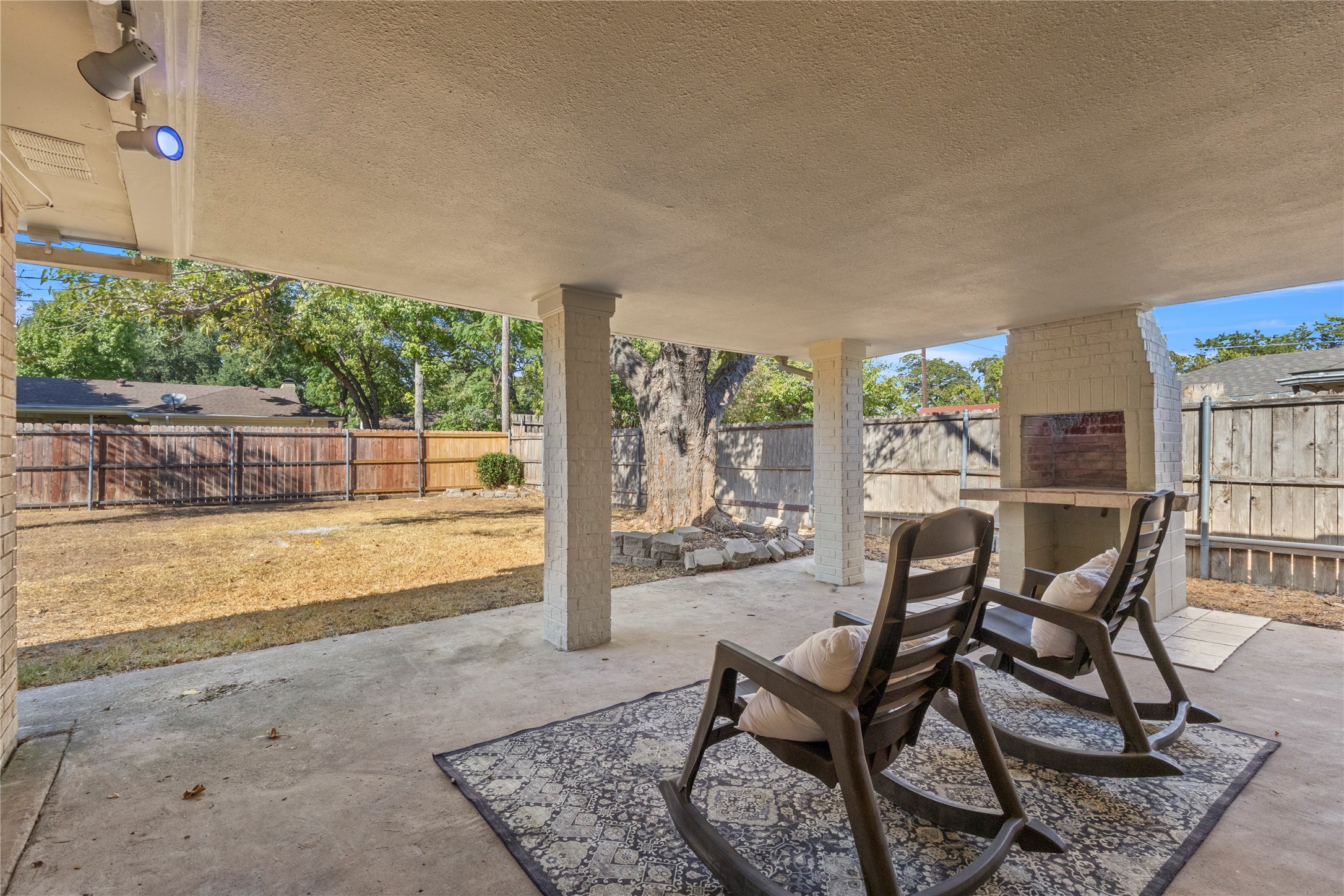 607 Parkwood Circle