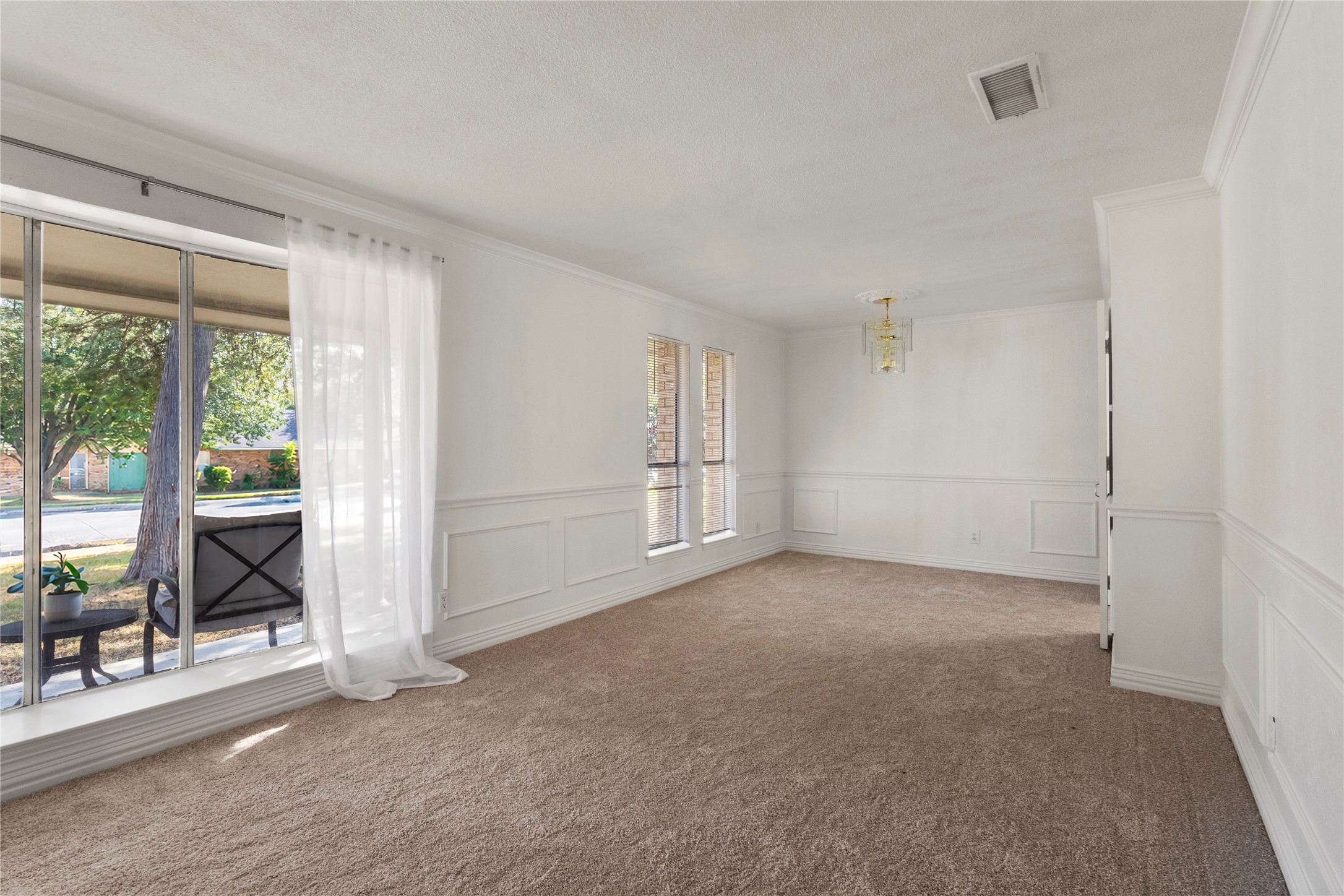 607 Parkwood Circle