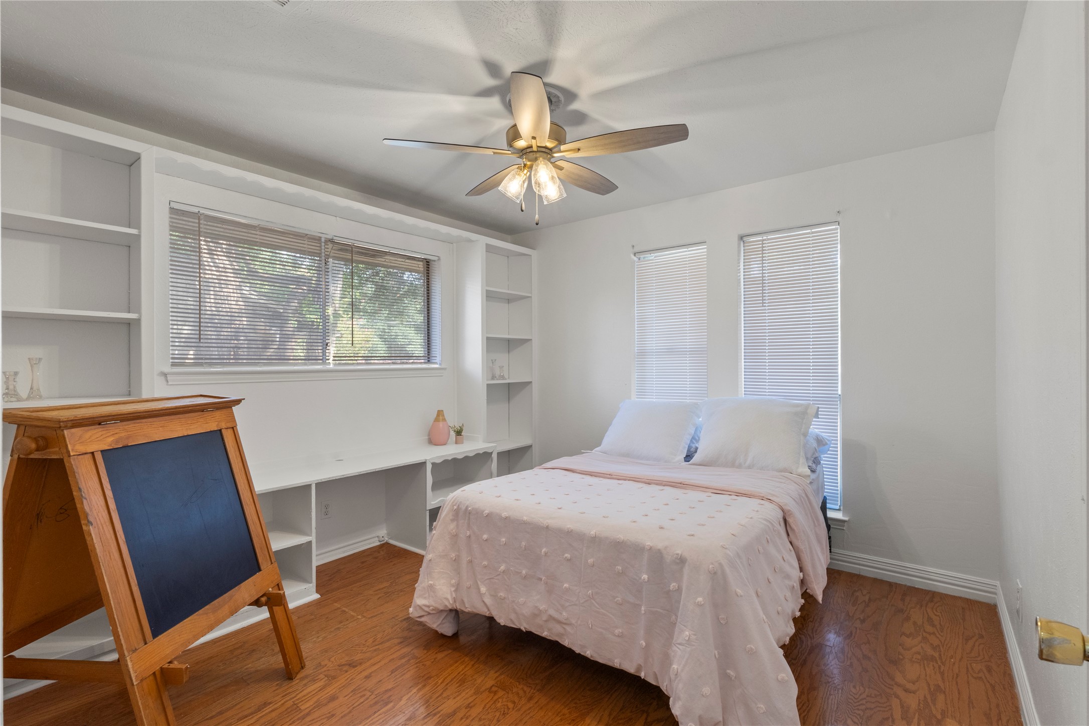 607 Parkwood Circle