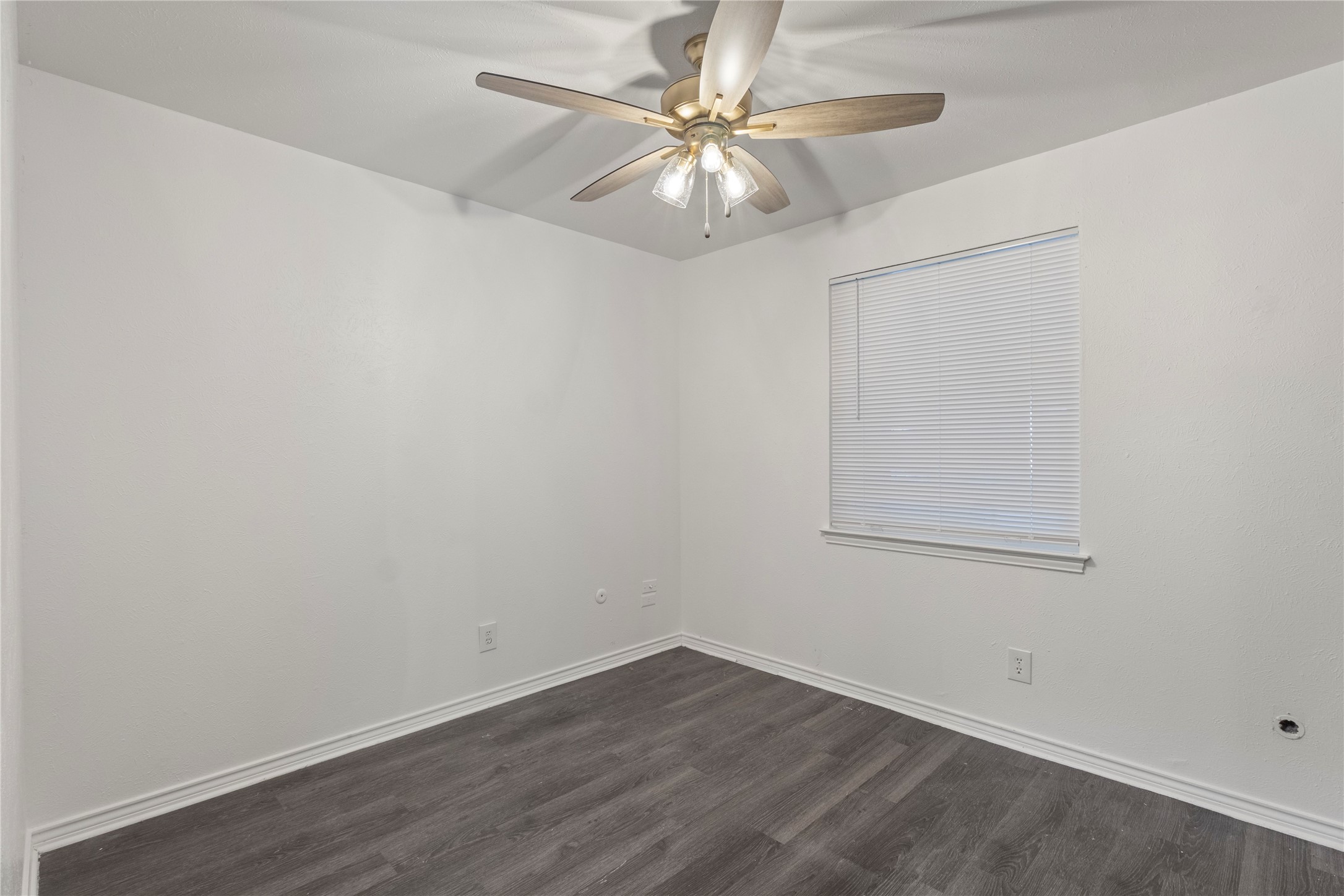 607 Parkwood Circle