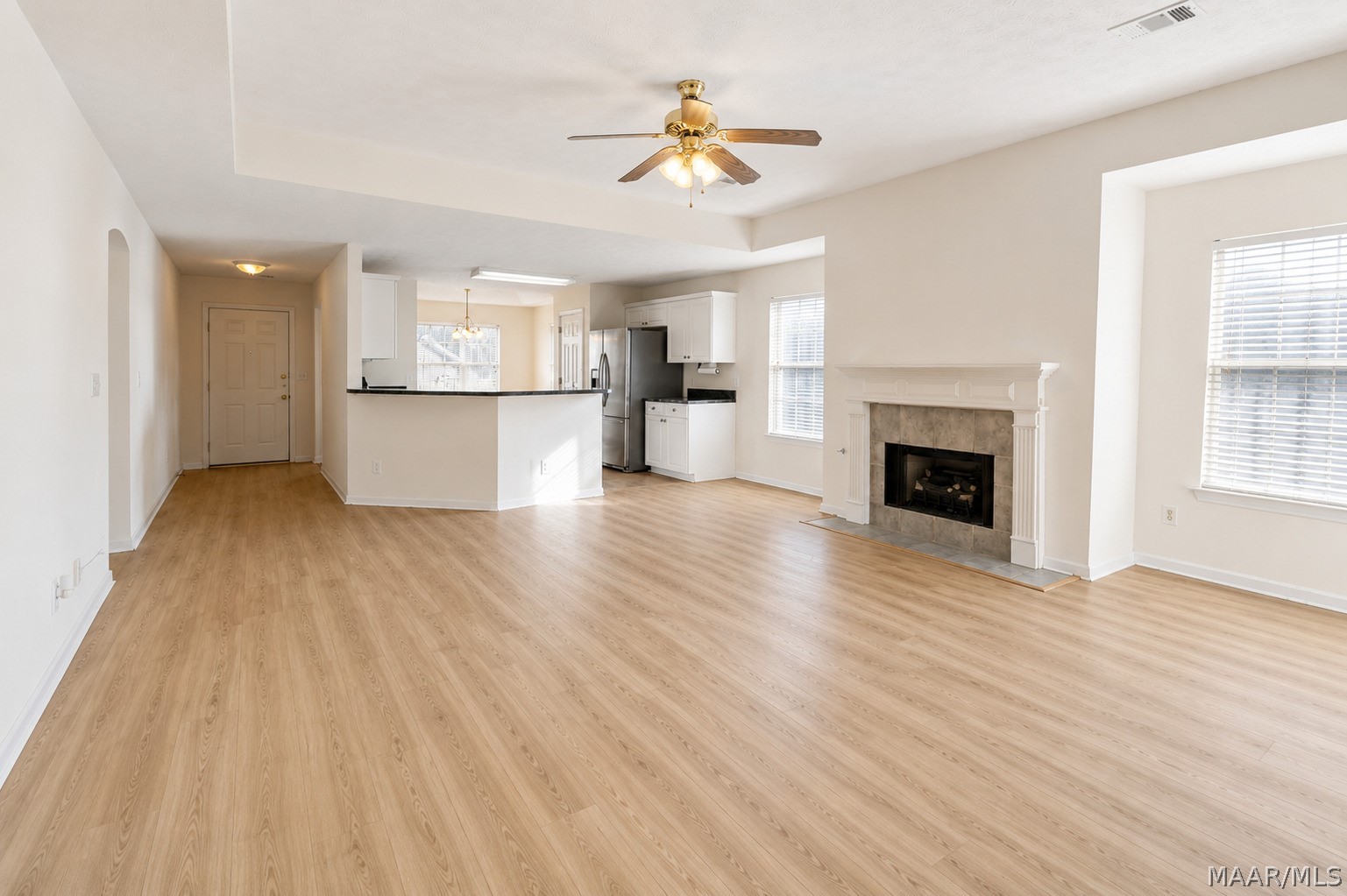 1691 Hawthorne Lane