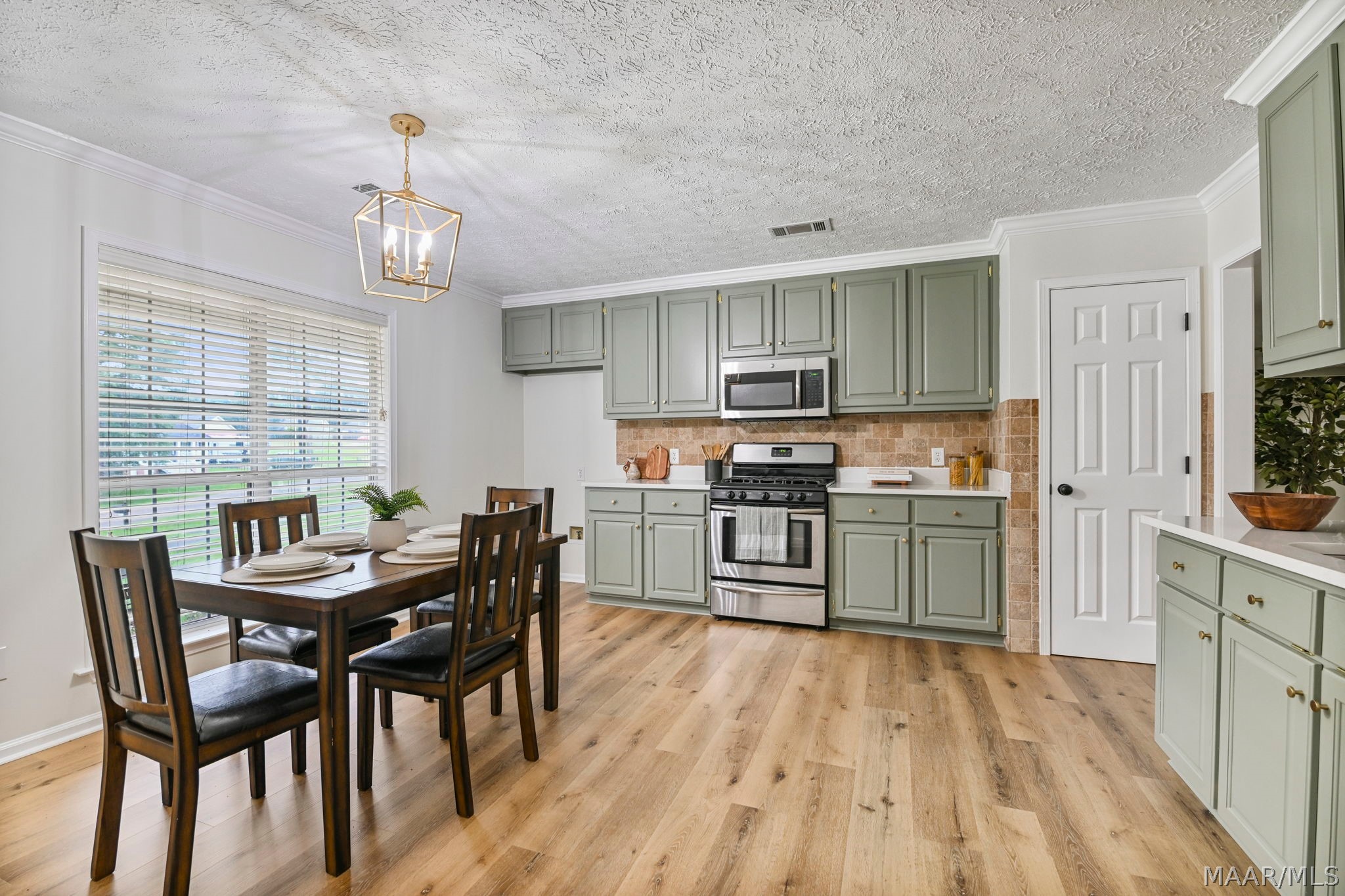 61 Red Oak Drive