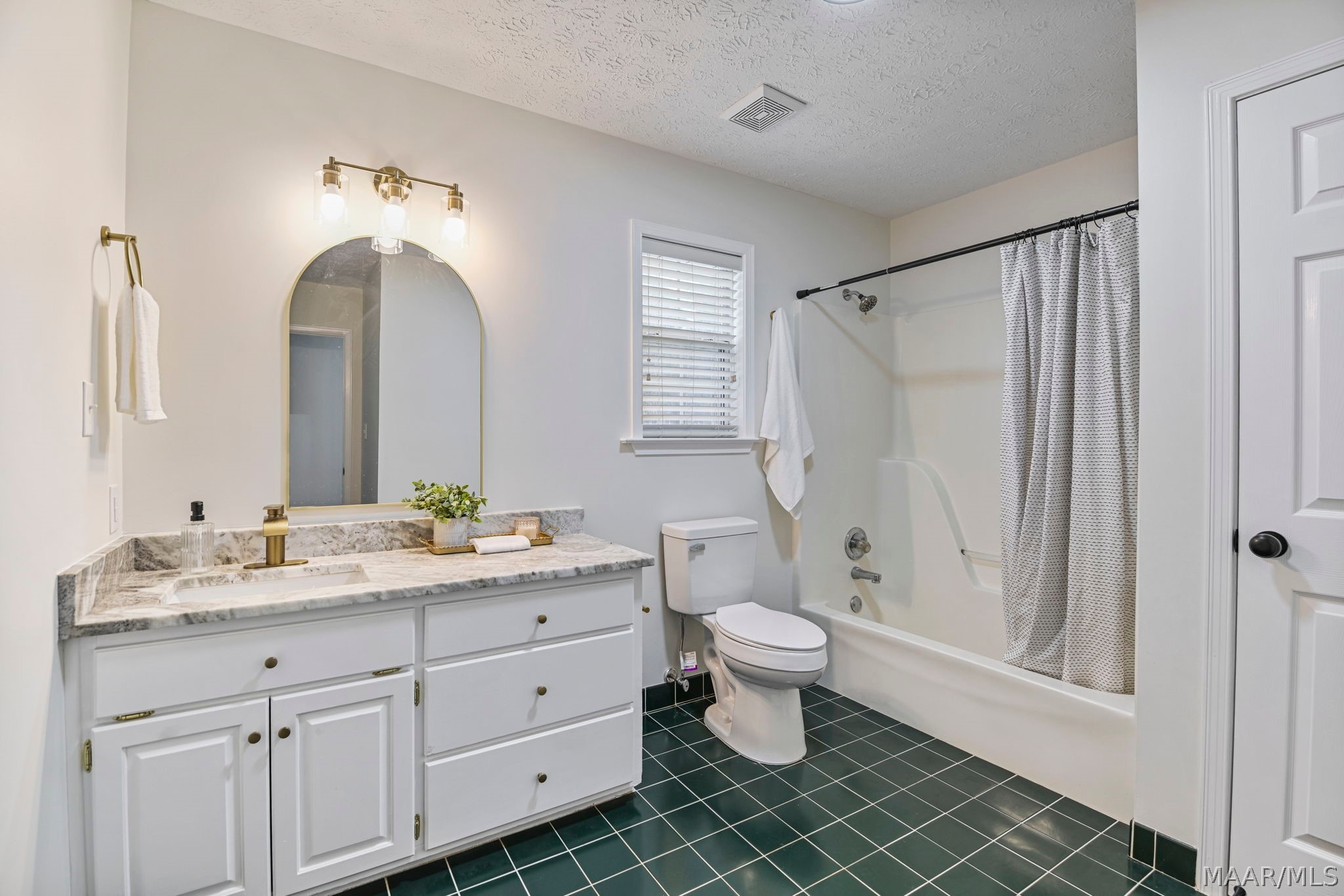 61 Red Oak Drive