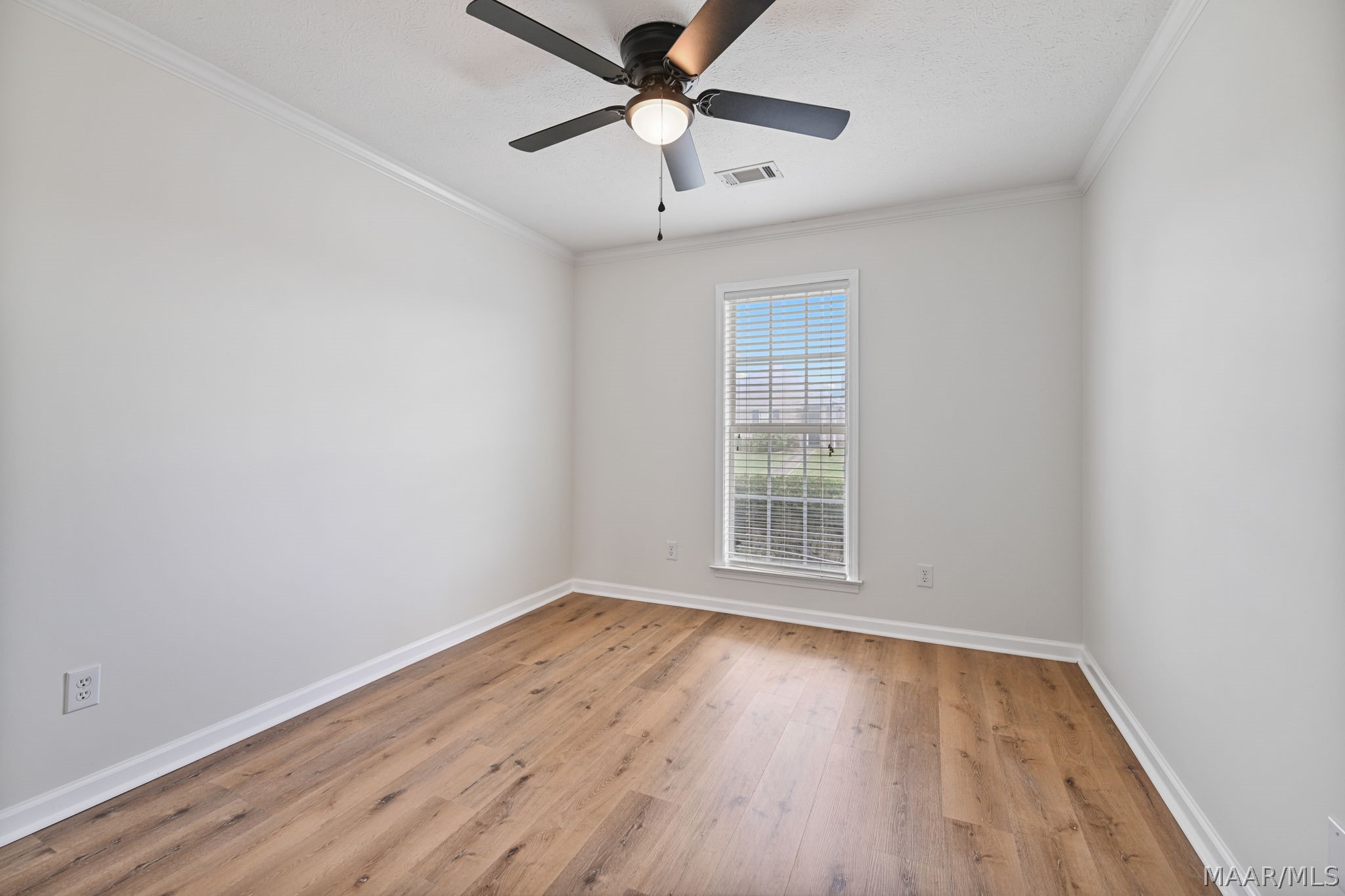 1332 Centerfield Court