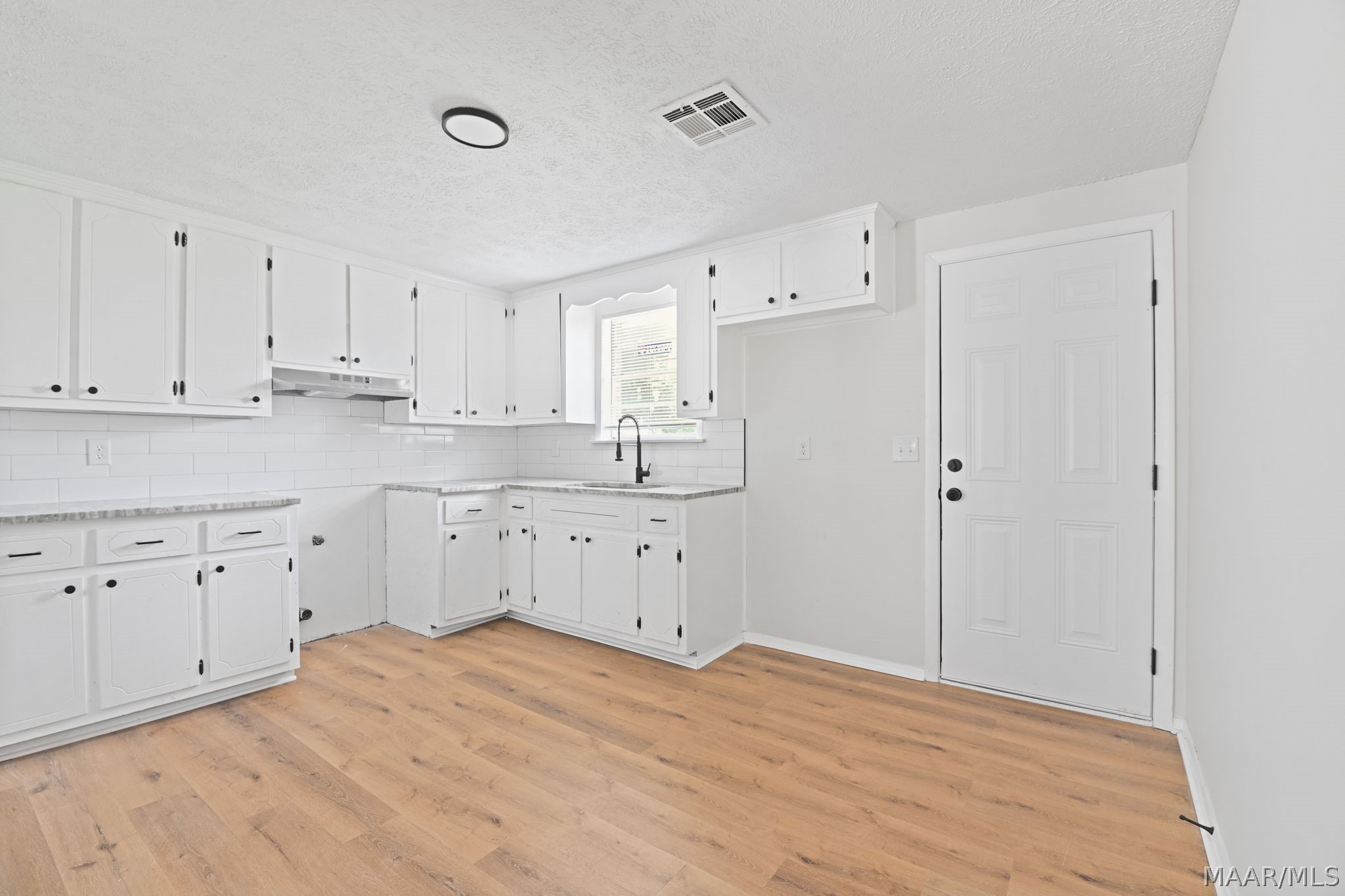 104 White Oak Drive