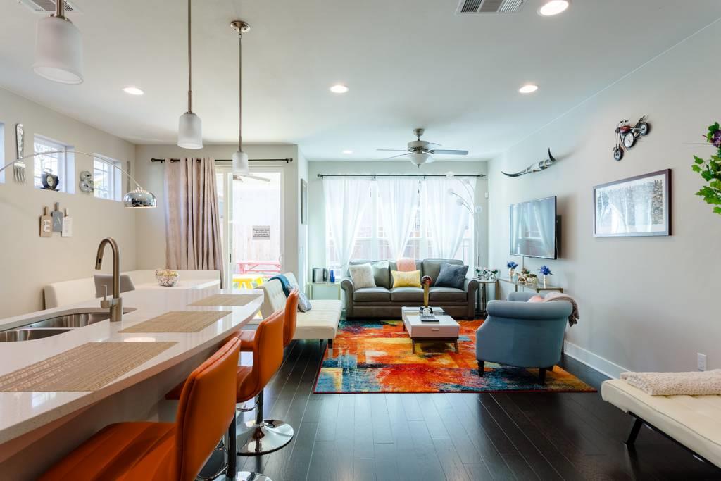 807 E 16th ST # B Unit: A & B